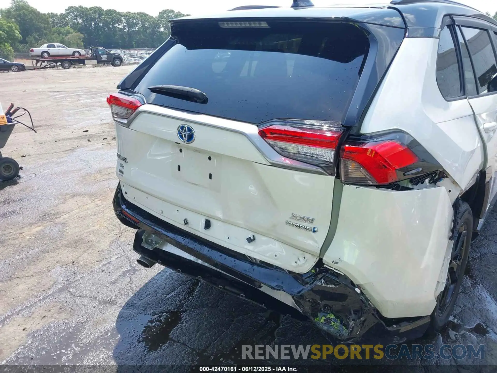 17 Photograph of a damaged car 2T3E6RFV1MW027642 TOYOTA RAV4 HYBRID 2021