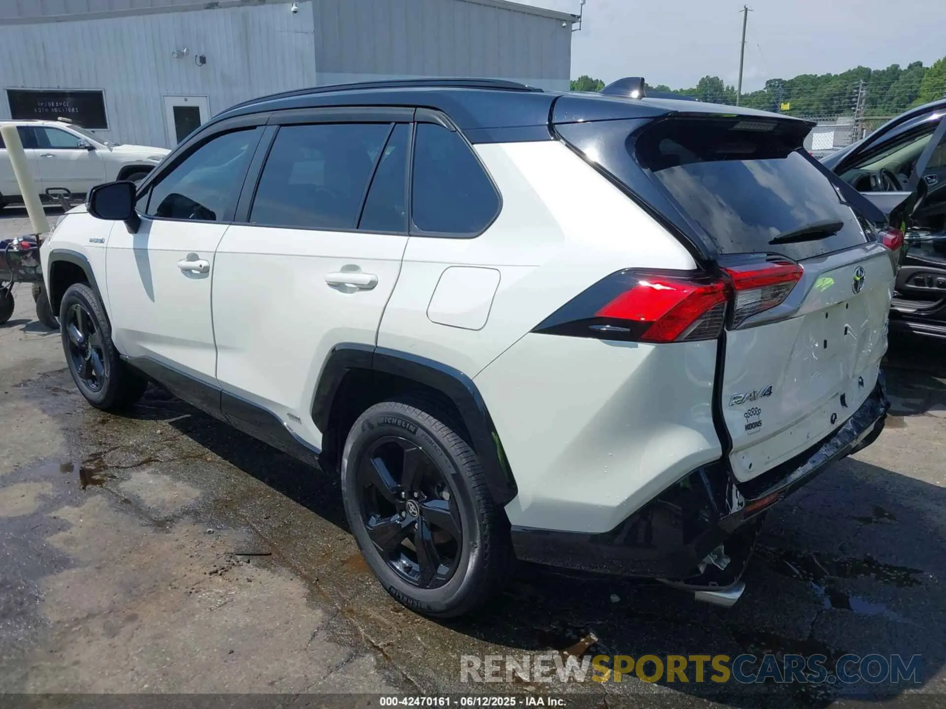 3 Photograph of a damaged car 2T3E6RFV1MW027642 TOYOTA RAV4 HYBRID 2021