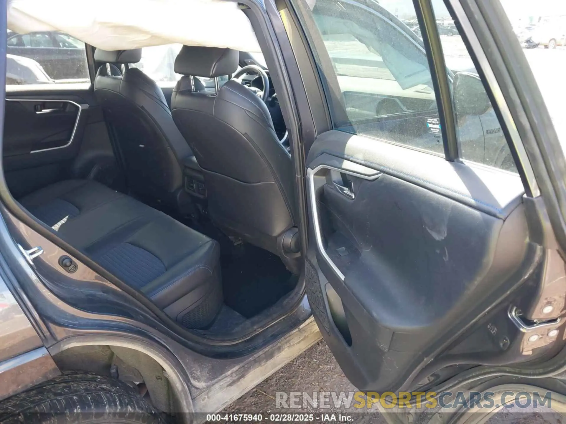 8 Photograph of a damaged car 2T3E6RFV8MW003127 TOYOTA RAV4 HYBRID 2021