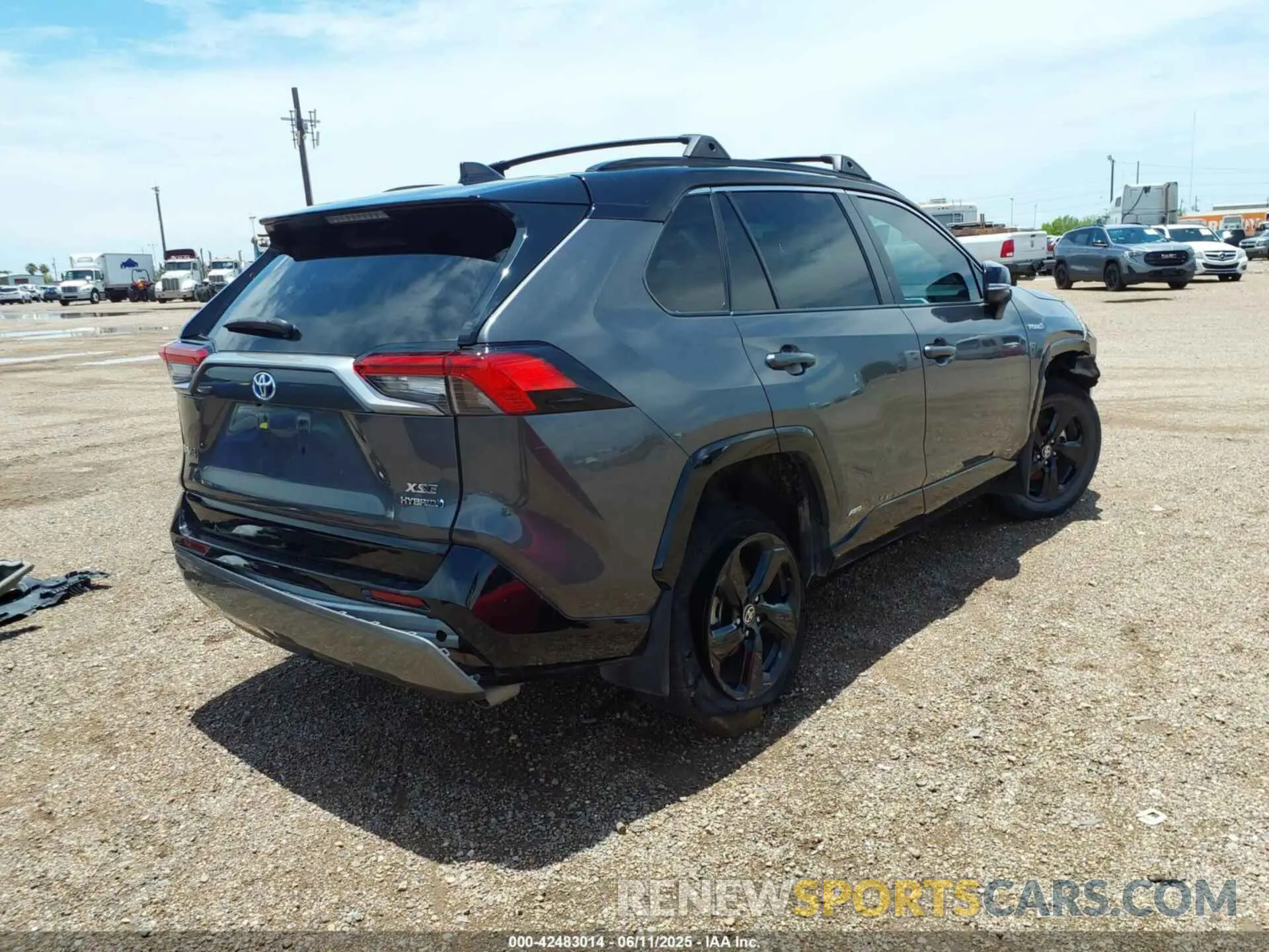 4 Photograph of a damaged car 2T3E6RFV8MW024270 TOYOTA RAV4 HYBRID 2021