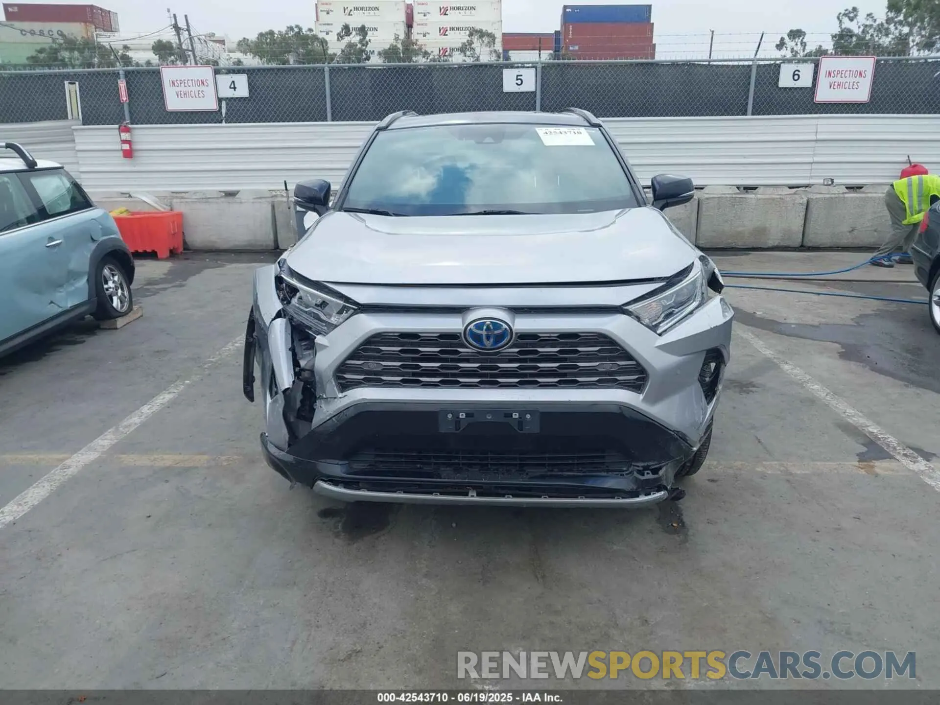 13 Фотография поврежденного автомобиля 2T3E6RFV8MW025418 TOYOTA RAV4 HYBRID 2021