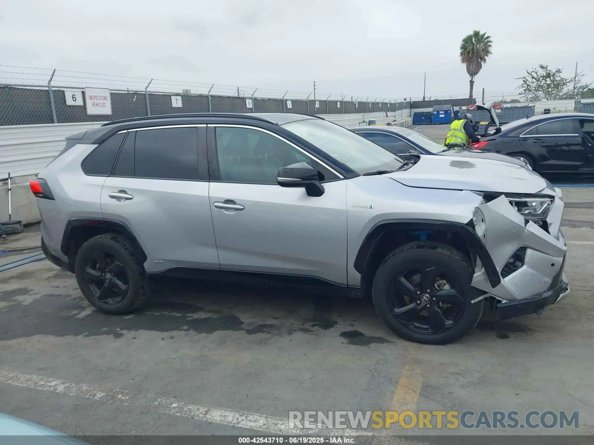 14 Фотография поврежденного автомобиля 2T3E6RFV8MW025418 TOYOTA RAV4 HYBRID 2021
