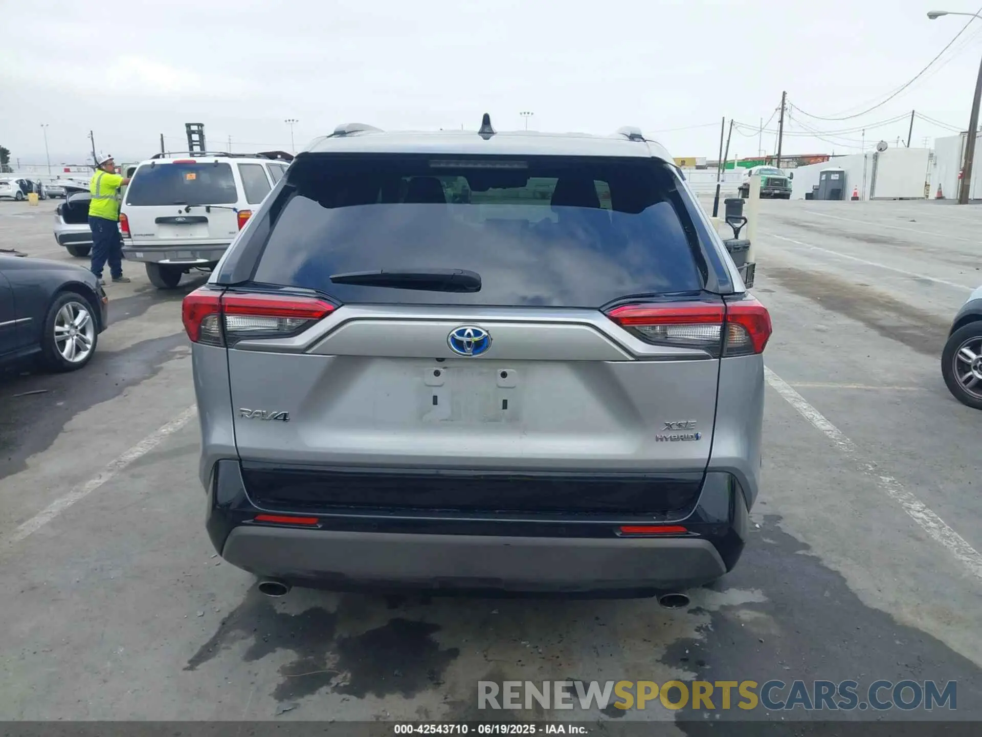 17 Фотография поврежденного автомобиля 2T3E6RFV8MW025418 TOYOTA RAV4 HYBRID 2021