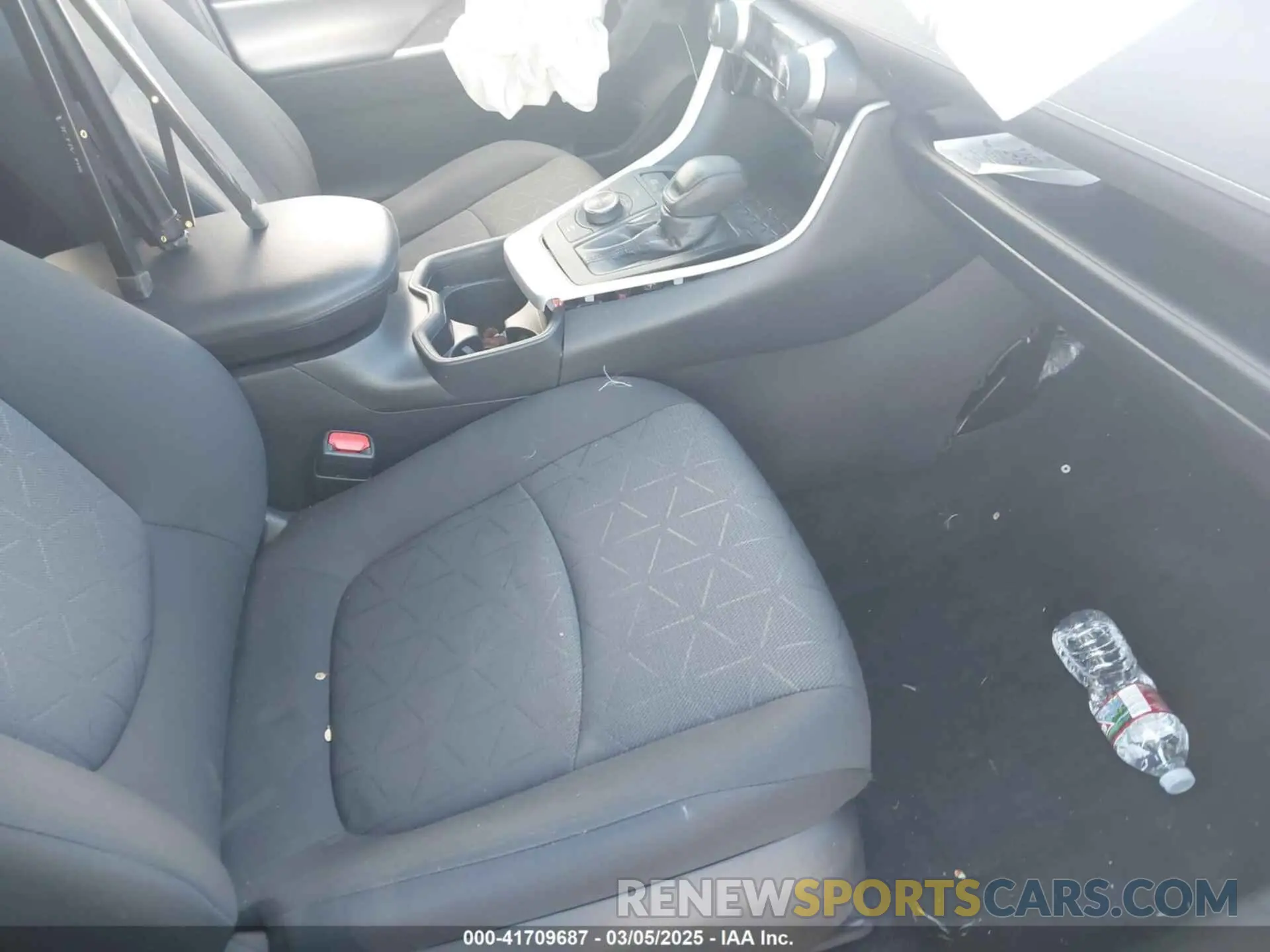 5 Photograph of a damaged car 2T3RWRFV1MW115429 TOYOTA RAV4 HYBRID 2021