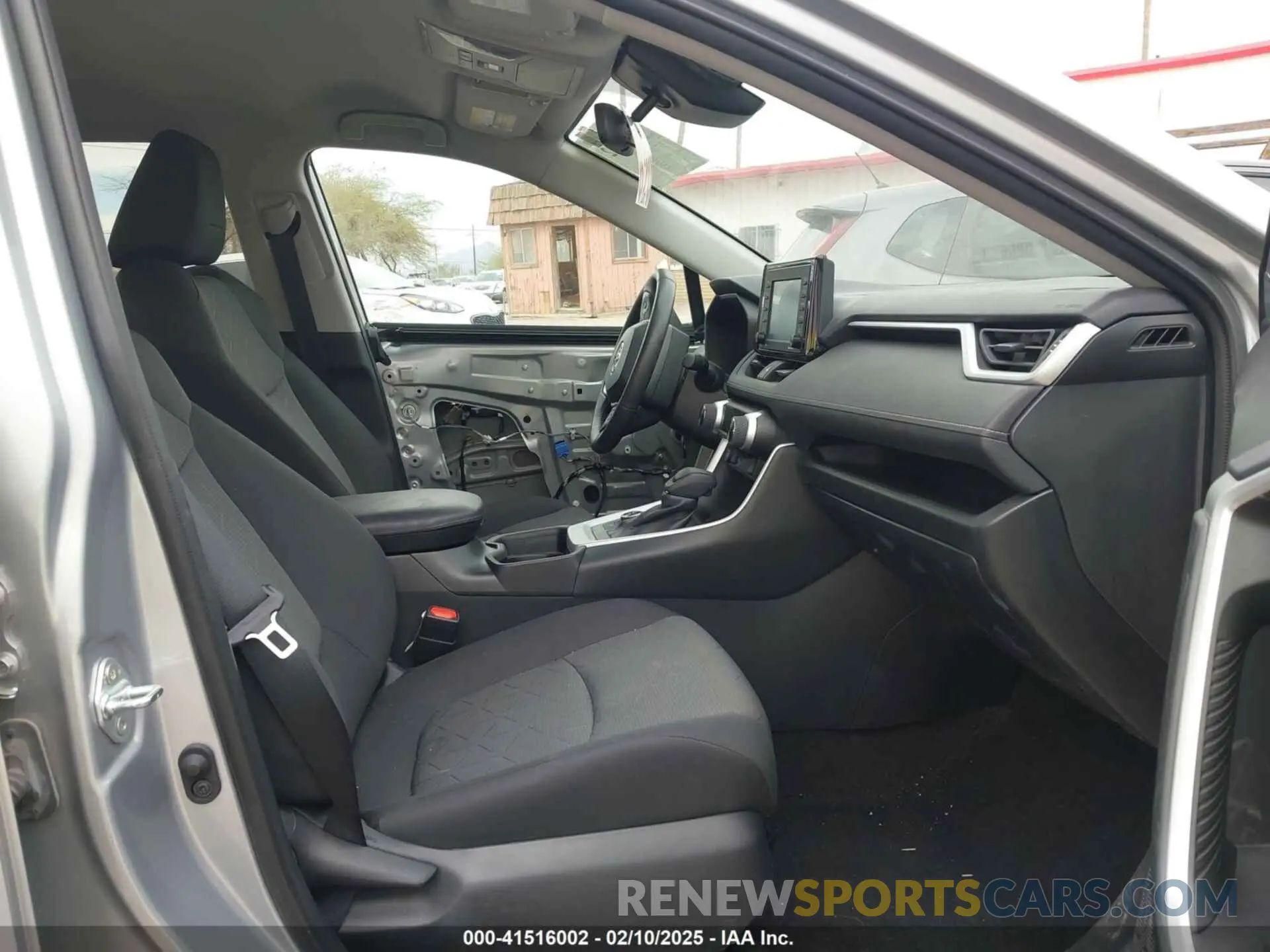 5 Photograph of a damaged car 2T3RWRFV2MW115102 TOYOTA RAV4 HYBRID 2021