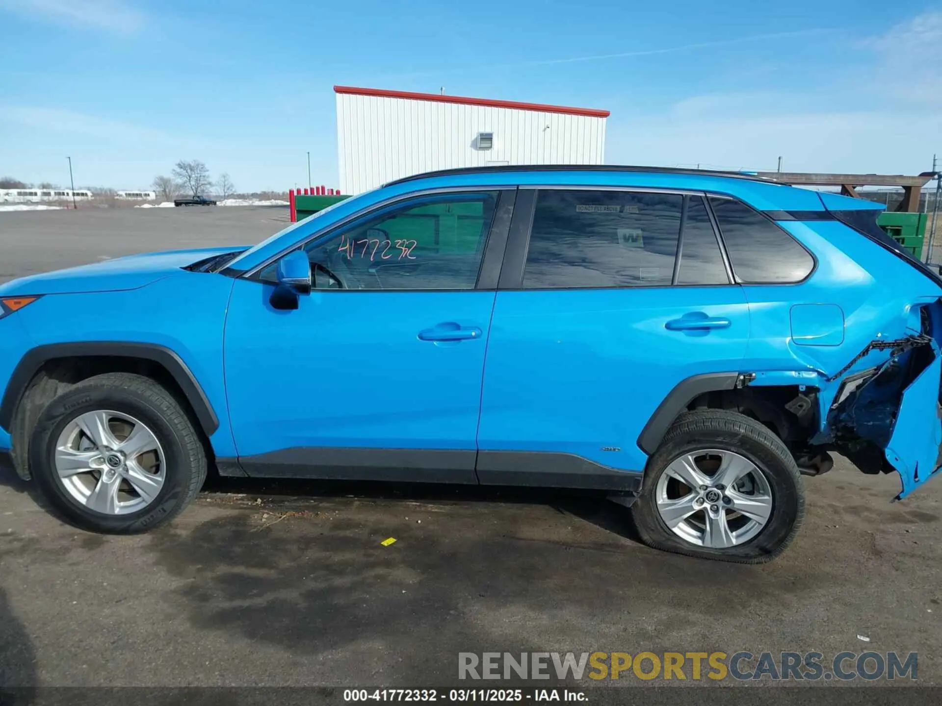 14 Photograph of a damaged car 2T3RWRFV5MW113117 TOYOTA RAV4 HYBRID 2021