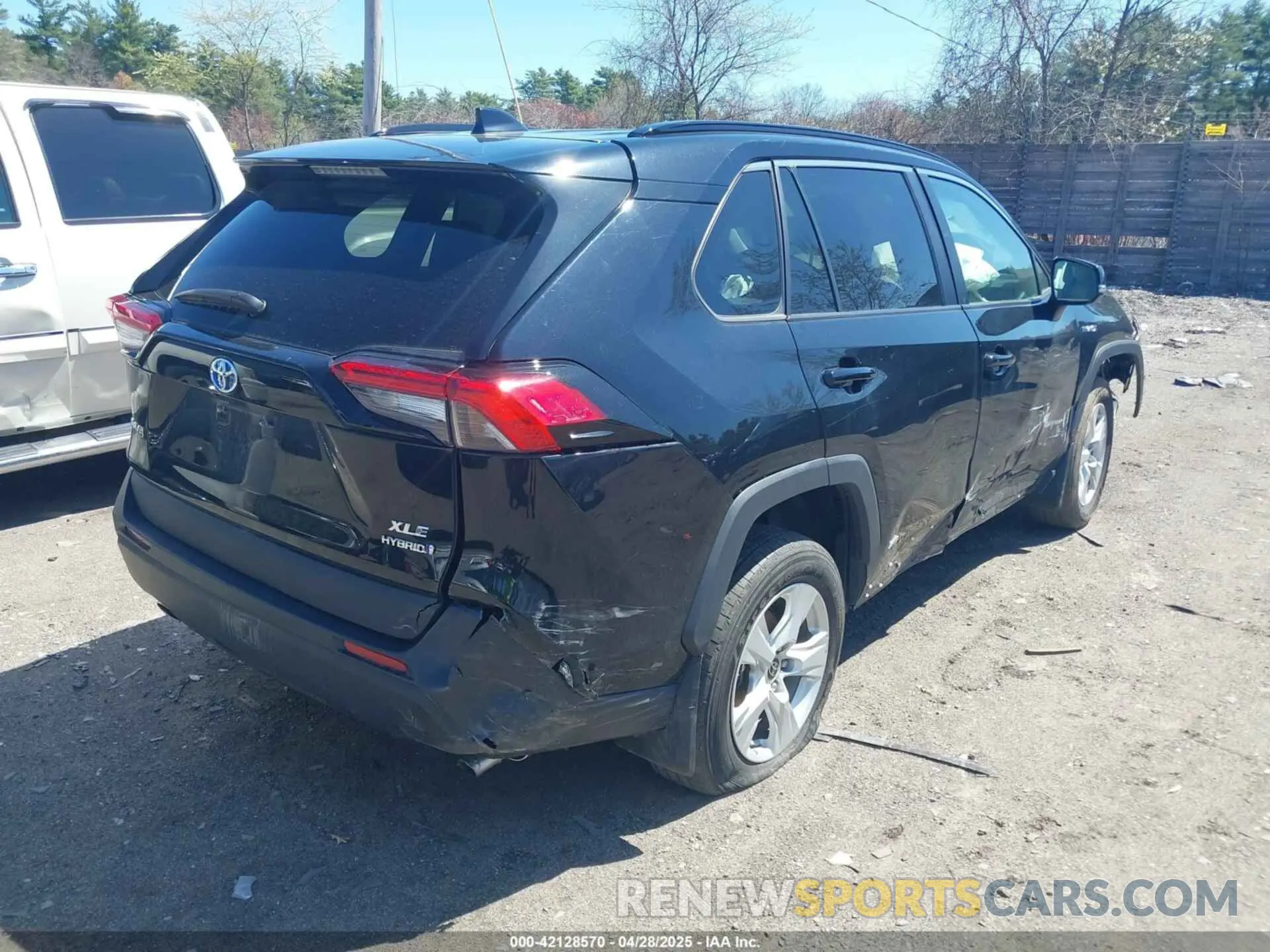 4 Фотография поврежденного автомобиля 2T3RWRFV8MW116772 TOYOTA RAV4 HYBRID 2021