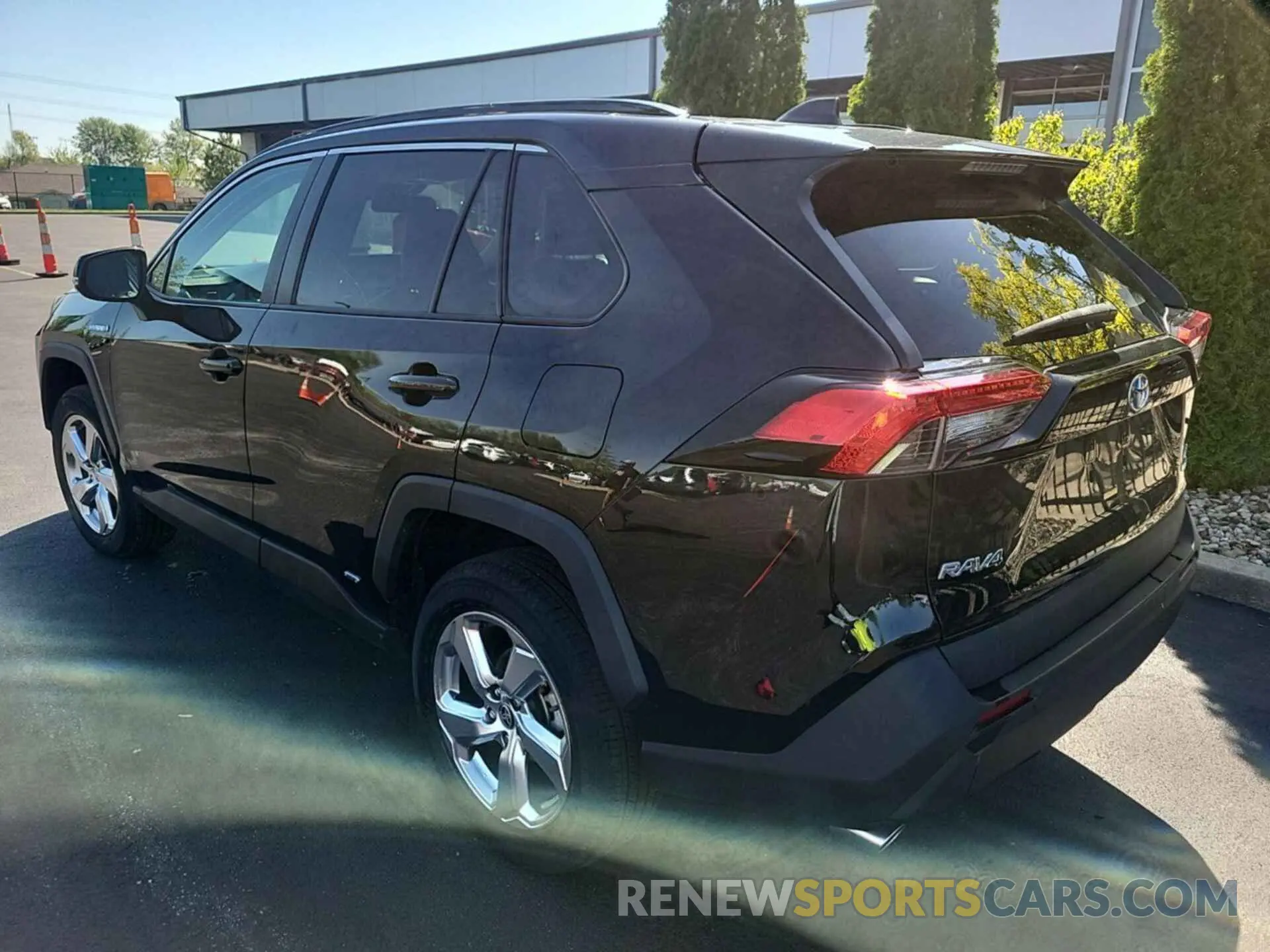 18 Фотография поврежденного автомобиля 4T3B6RFV3MU034076 TOYOTA RAV4 HYBRID 2021