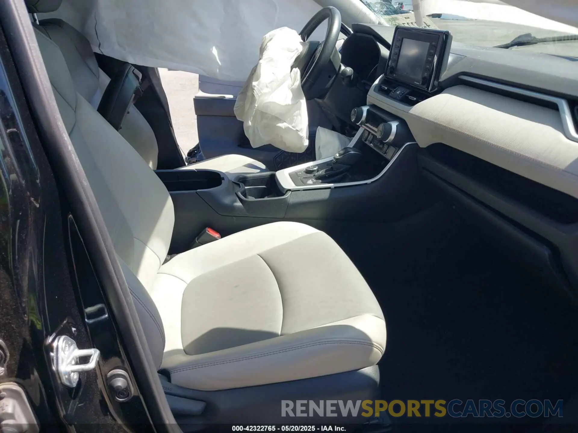 5 Photograph of a damaged car 4T3B6RFV3MU043652 TOYOTA RAV4 HYBRID 2021