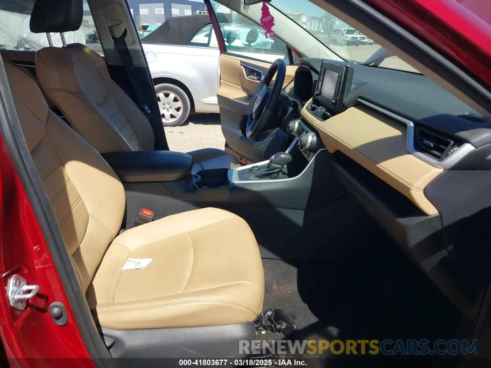 5 Photograph of a damaged car 4T3B6RFV3MU047815 TOYOTA RAV4 HYBRID 2021