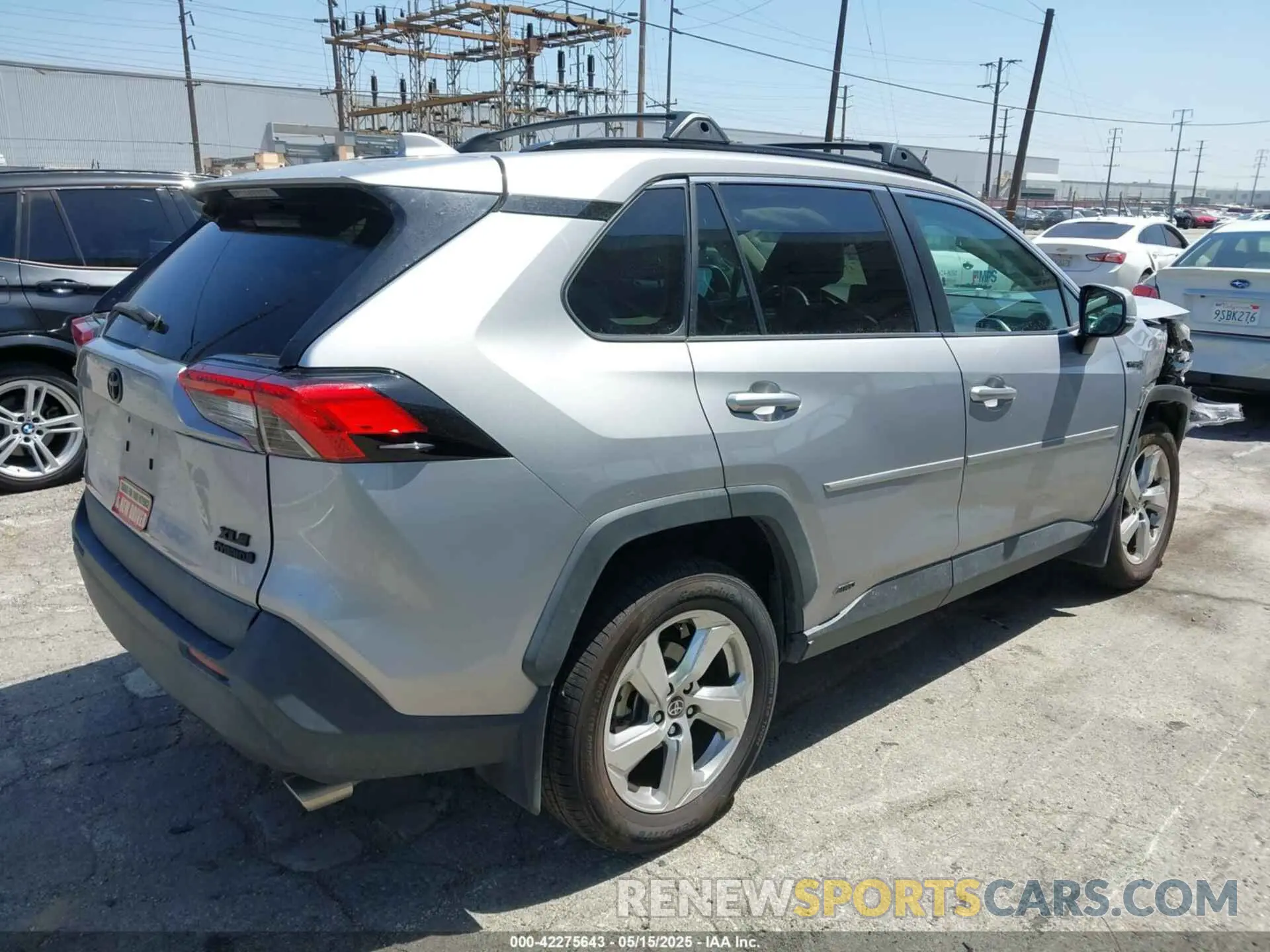 4 Photograph of a damaged car 4T3B6RFV7MU044710 TOYOTA RAV4 HYBRID 2021