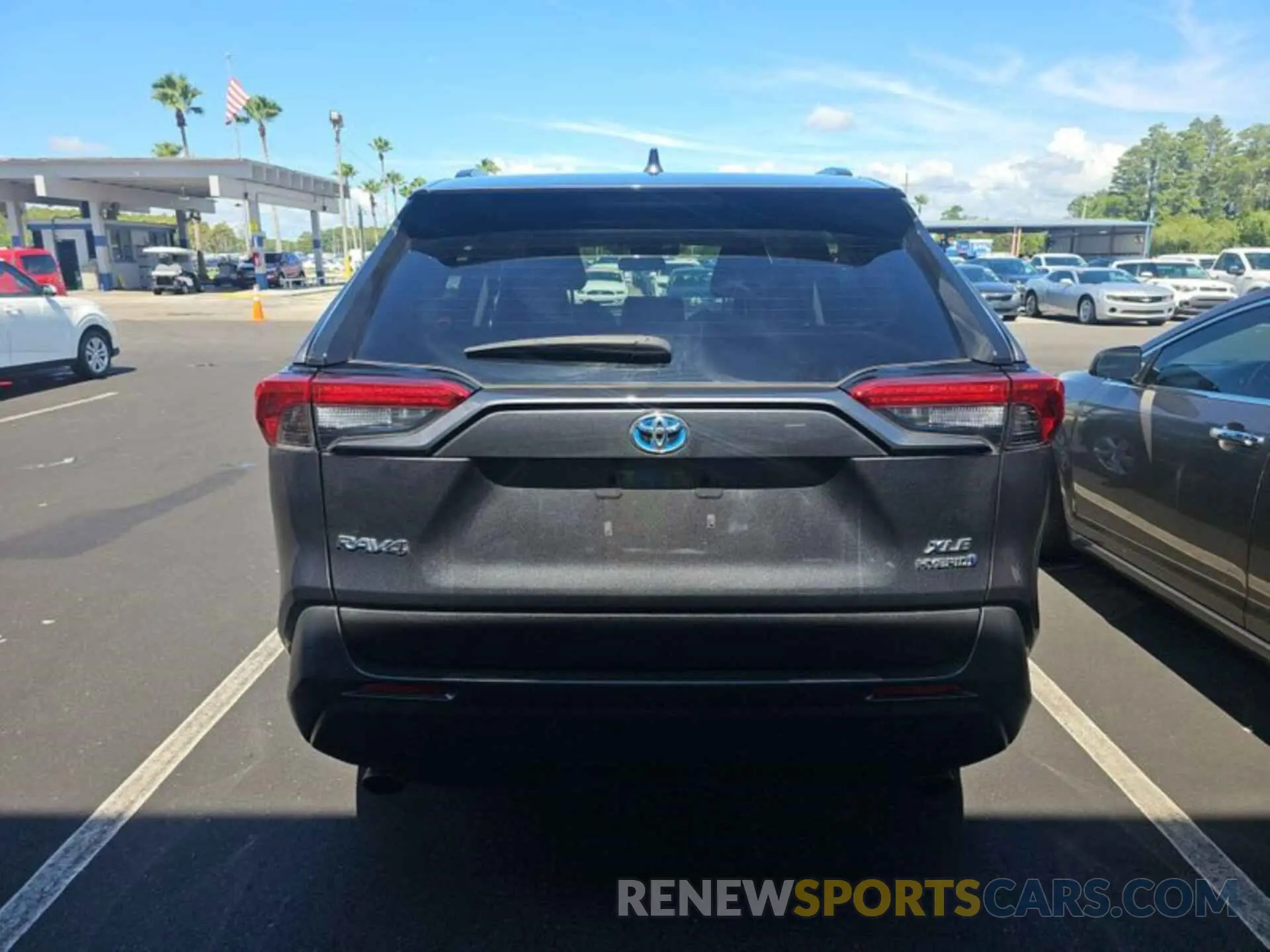 17 Photograph of a damaged car 4T3B6RFV8MU032050 TOYOTA RAV4 HYBRID 2021