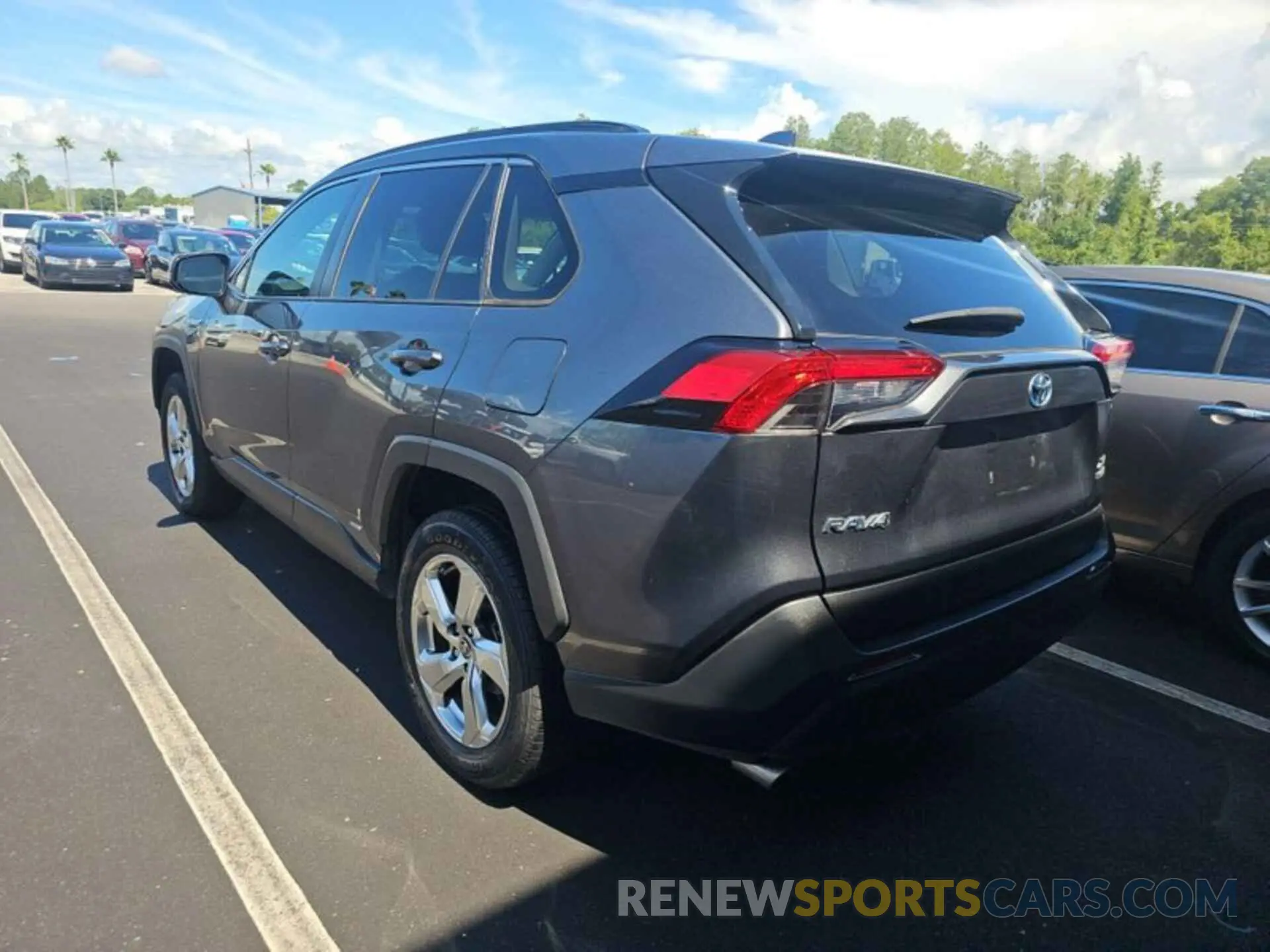 4 Photograph of a damaged car 4T3B6RFV8MU032050 TOYOTA RAV4 HYBRID 2021