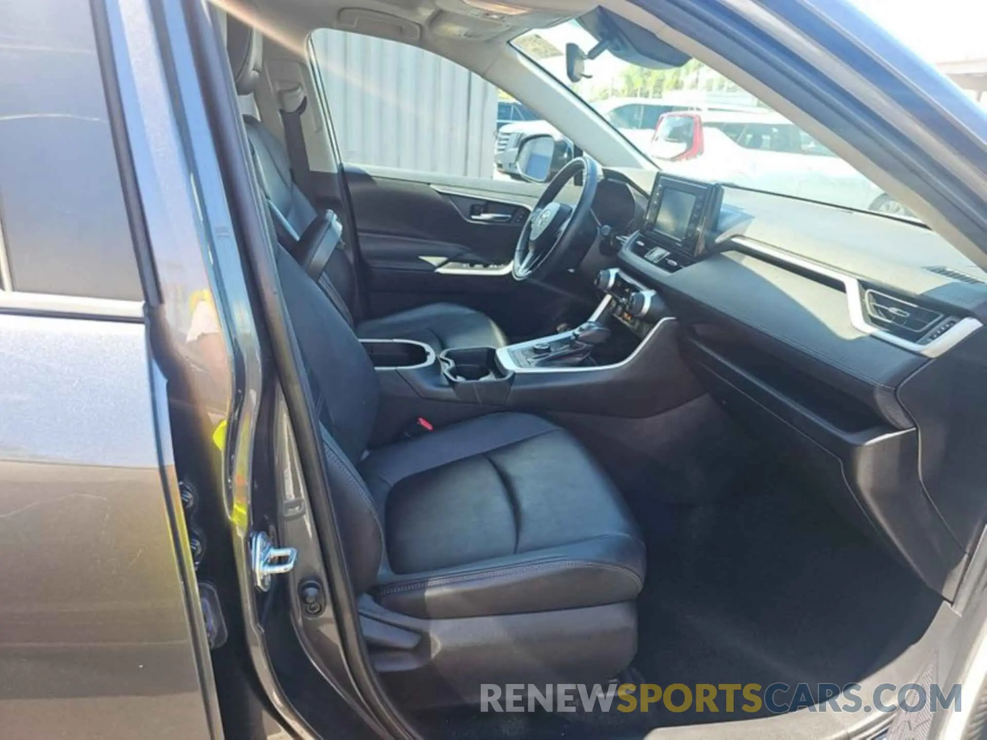 6 Photograph of a damaged car 4T3B6RFV8MU032050 TOYOTA RAV4 HYBRID 2021