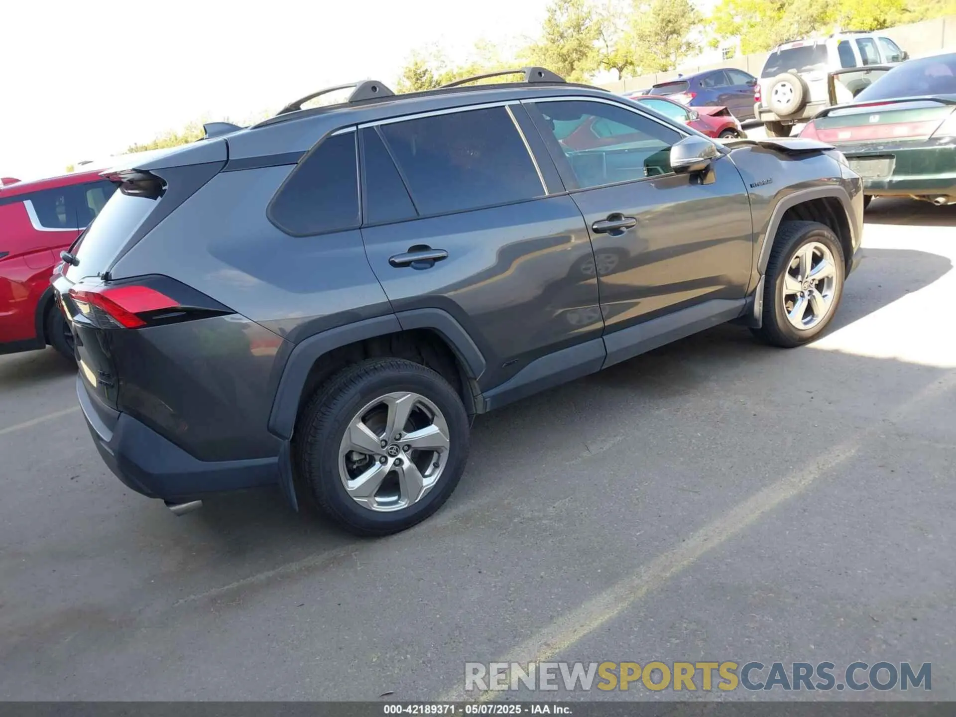4 Фотография поврежденного автомобиля 4T3B6RFV8MU038883 TOYOTA RAV4 HYBRID 2021