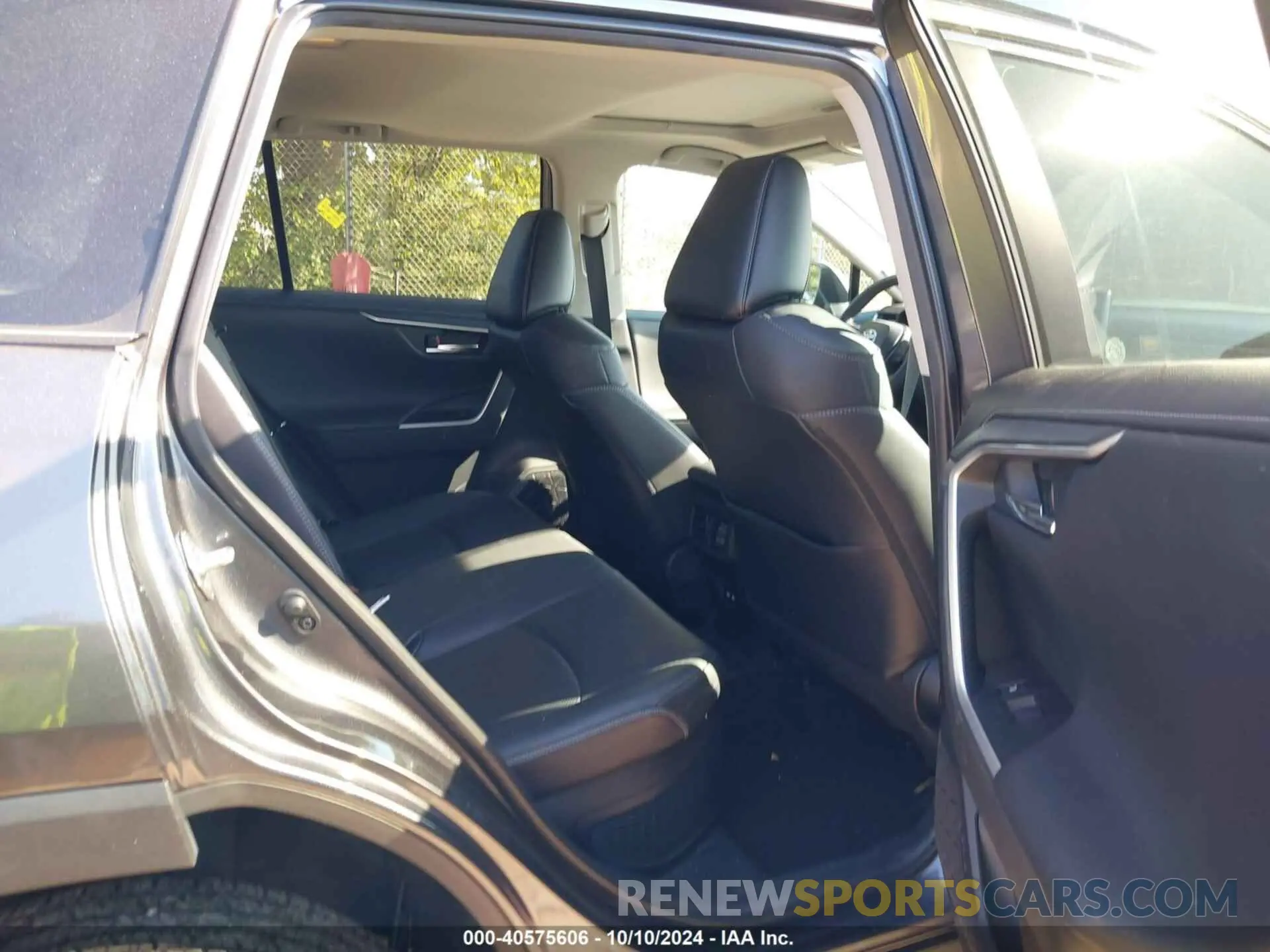 8 Photograph of a damaged car 4T3D6RFV7MU044117 TOYOTA RAV4 HYBRID 2021