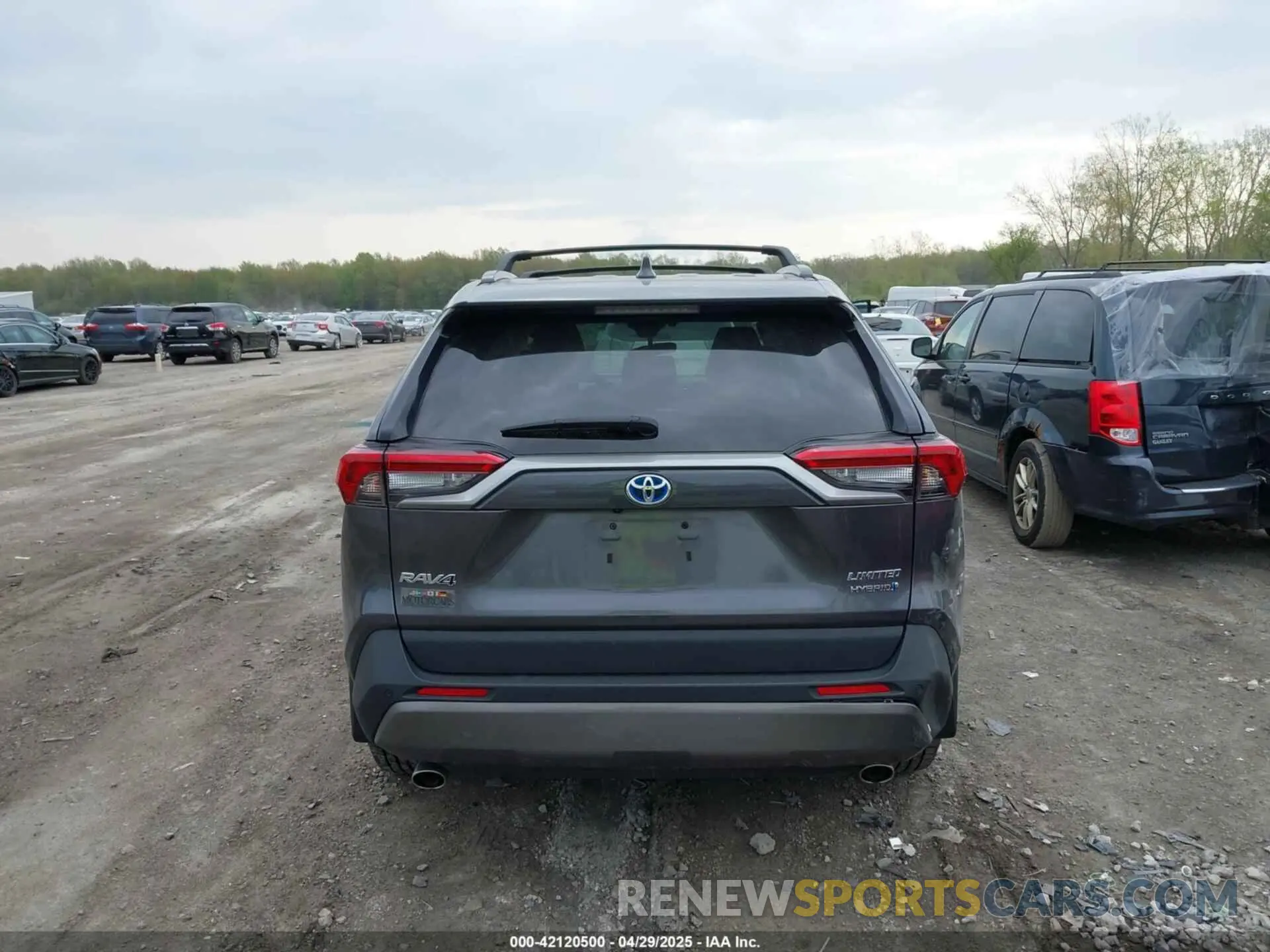 16 Photograph of a damaged car 4T3D6RFVXMU028235 TOYOTA RAV4 HYBRID 2021