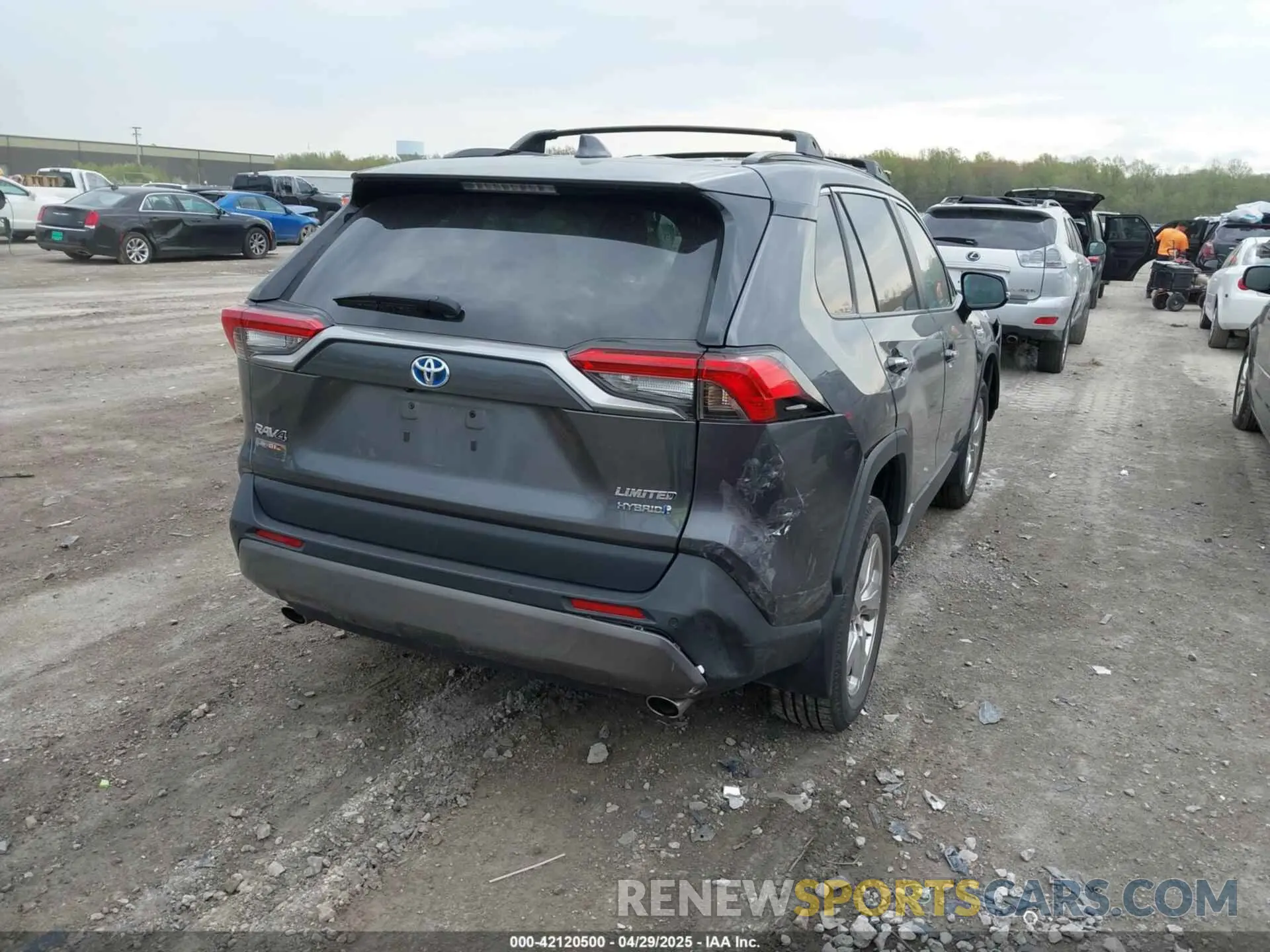4 Photograph of a damaged car 4T3D6RFVXMU028235 TOYOTA RAV4 HYBRID 2021