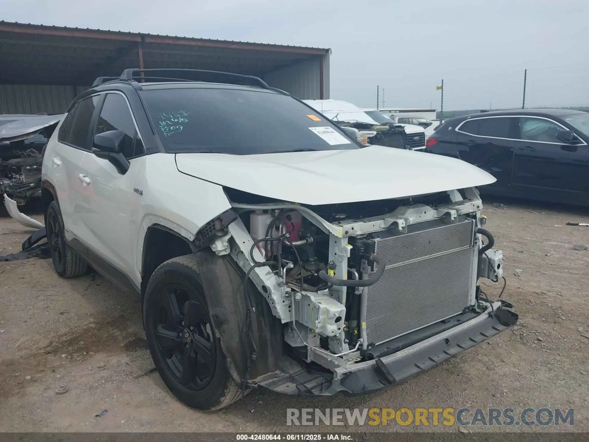 1 Photograph of a damaged car 4T3E6RFV0MU063287 TOYOTA RAV4 HYBRID 2021