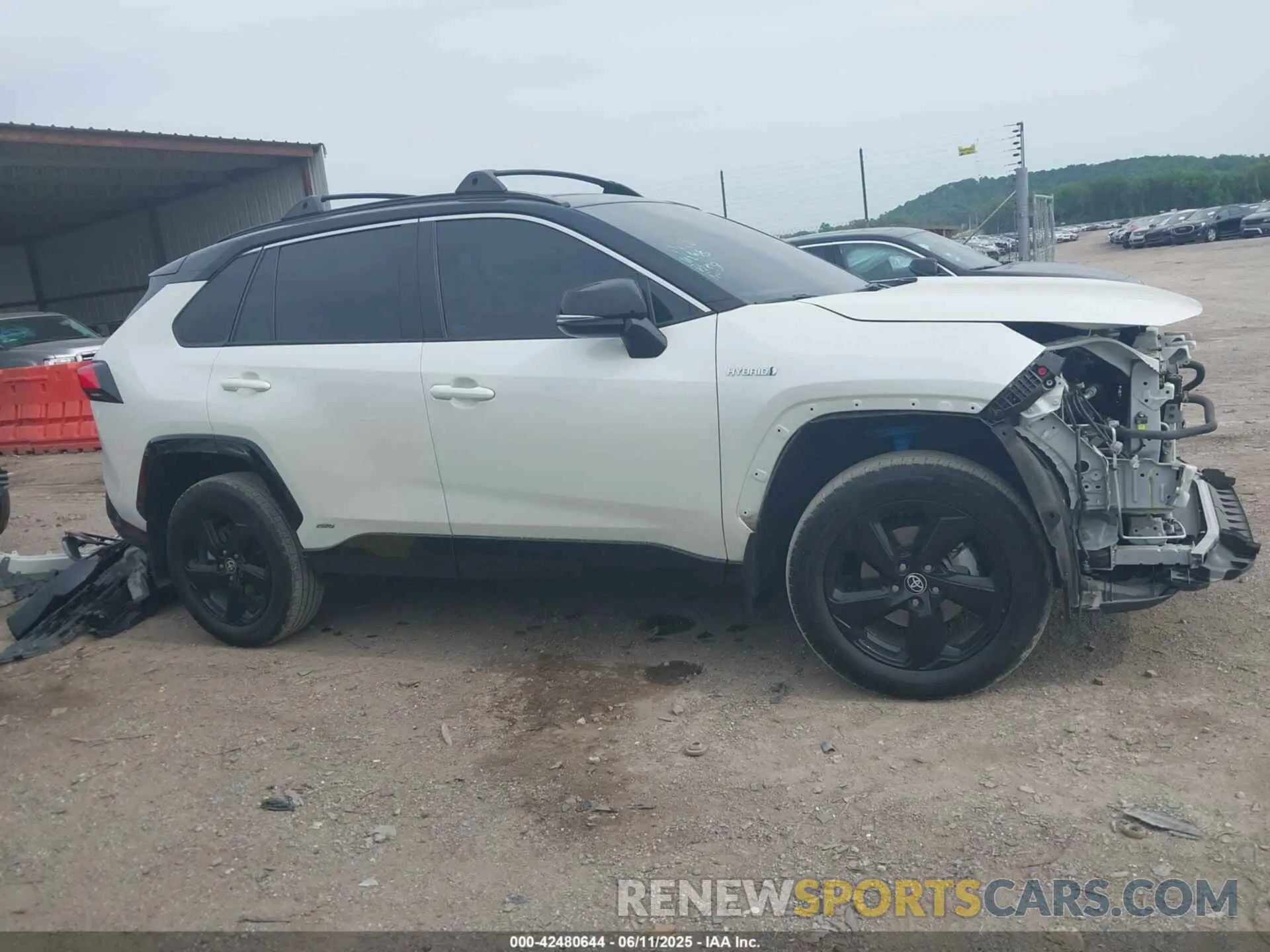 14 Photograph of a damaged car 4T3E6RFV0MU063287 TOYOTA RAV4 HYBRID 2021