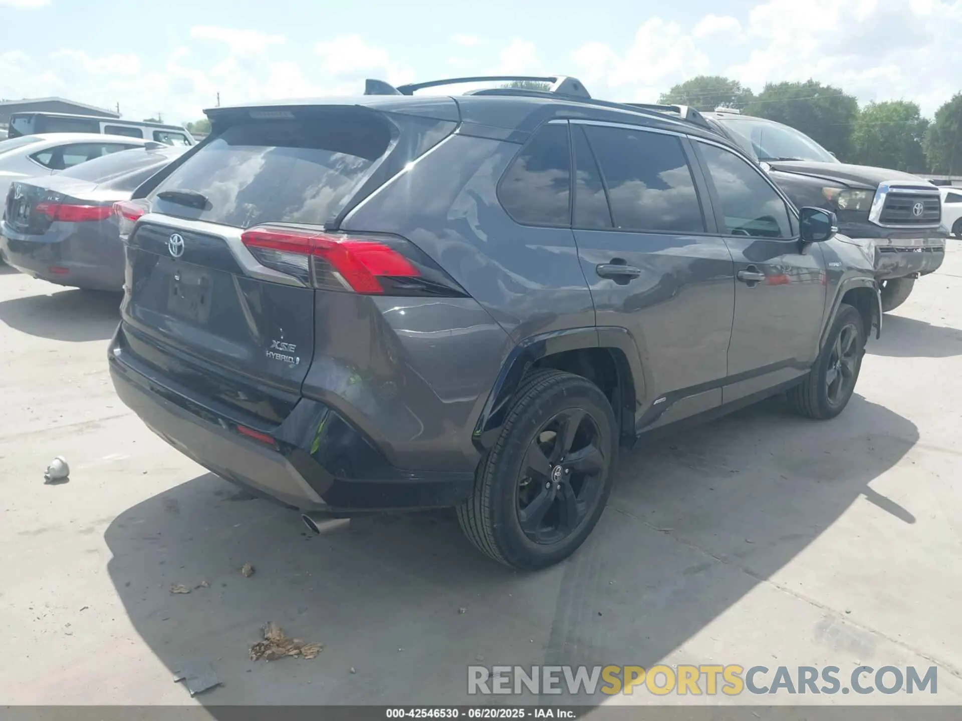 4 Photograph of a damaged car 4T3E6RFV1MU063492 TOYOTA RAV4 HYBRID 2021