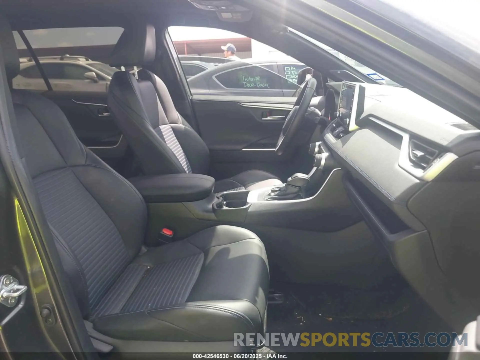 5 Photograph of a damaged car 4T3E6RFV1MU063492 TOYOTA RAV4 HYBRID 2021
