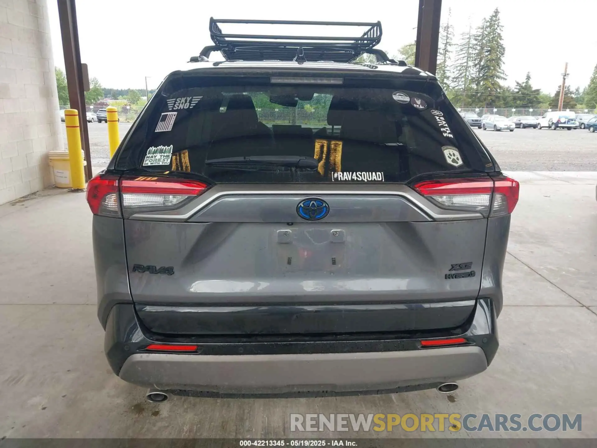 17 Photograph of a damaged car 4T3E6RFV2MU007724 TOYOTA RAV4 HYBRID 2021