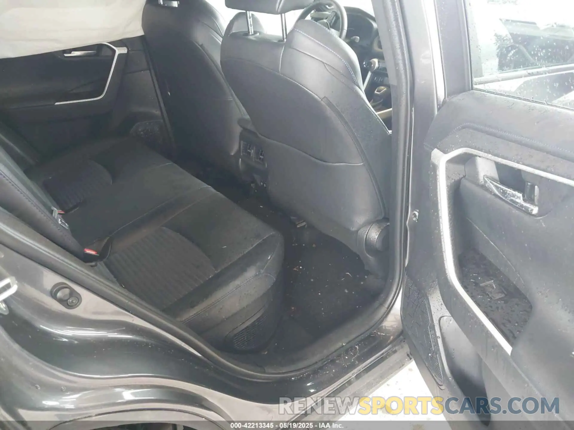 8 Photograph of a damaged car 4T3E6RFV2MU007724 TOYOTA RAV4 HYBRID 2021
