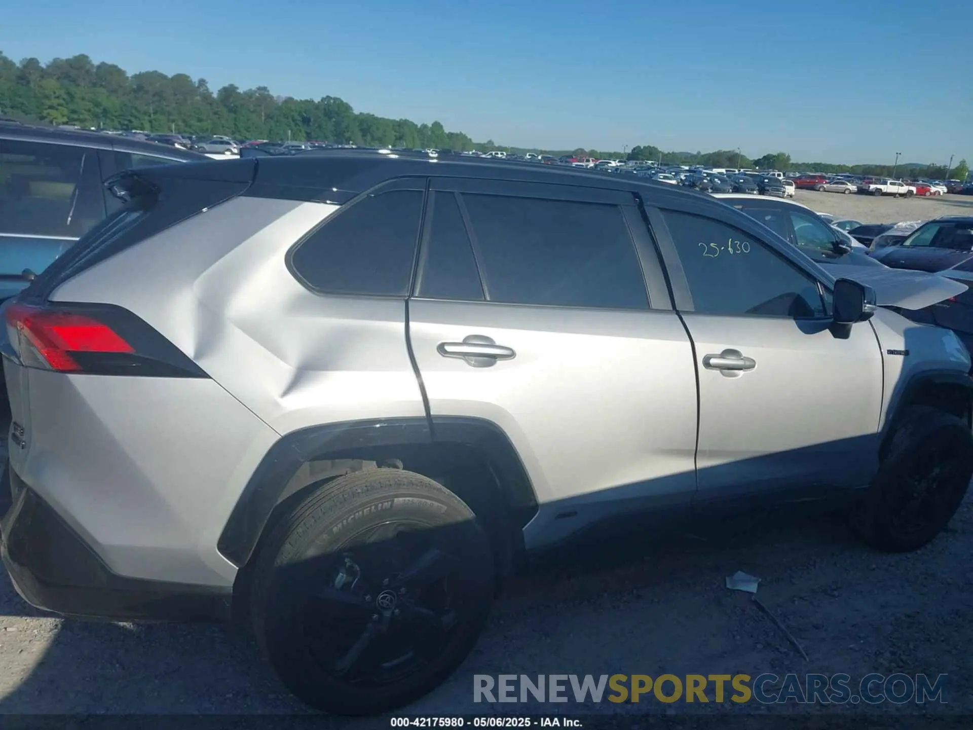 14 Photograph of a damaged car 4T3E6RFV3MU055183 TOYOTA RAV4 HYBRID 2021