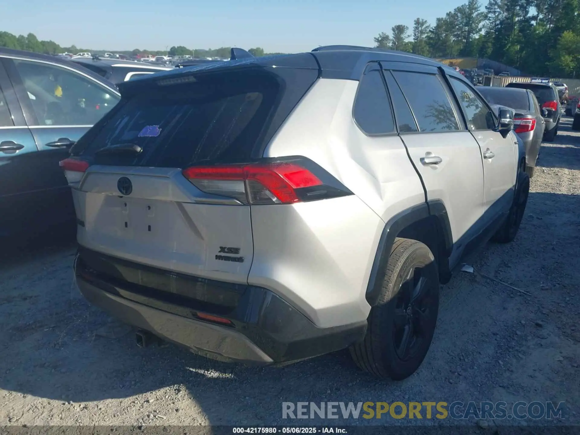 4 Photograph of a damaged car 4T3E6RFV3MU055183 TOYOTA RAV4 HYBRID 2021