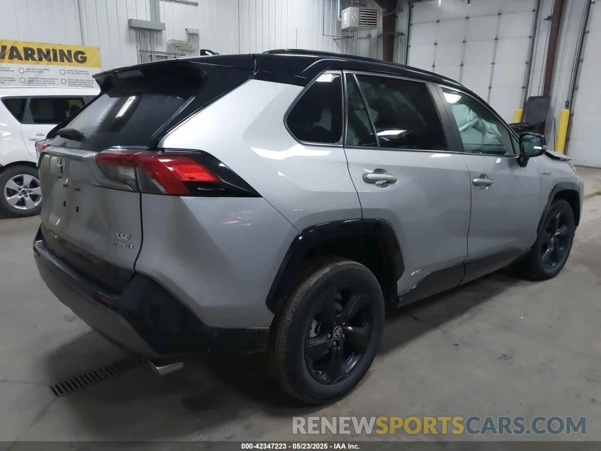 4 Photograph of a damaged car 4T3E6RFV5MU063382 TOYOTA RAV4 HYBRID 2021