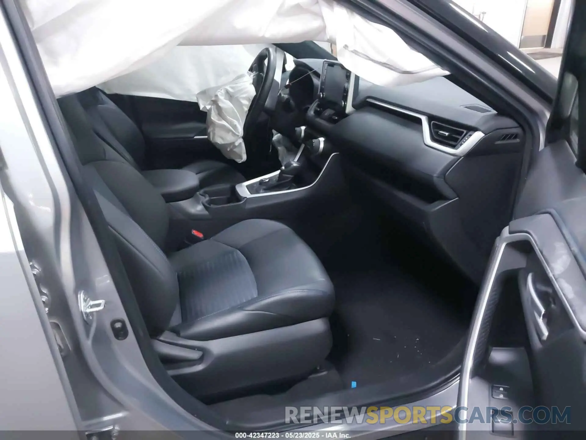 5 Photograph of a damaged car 4T3E6RFV5MU063382 TOYOTA RAV4 HYBRID 2021