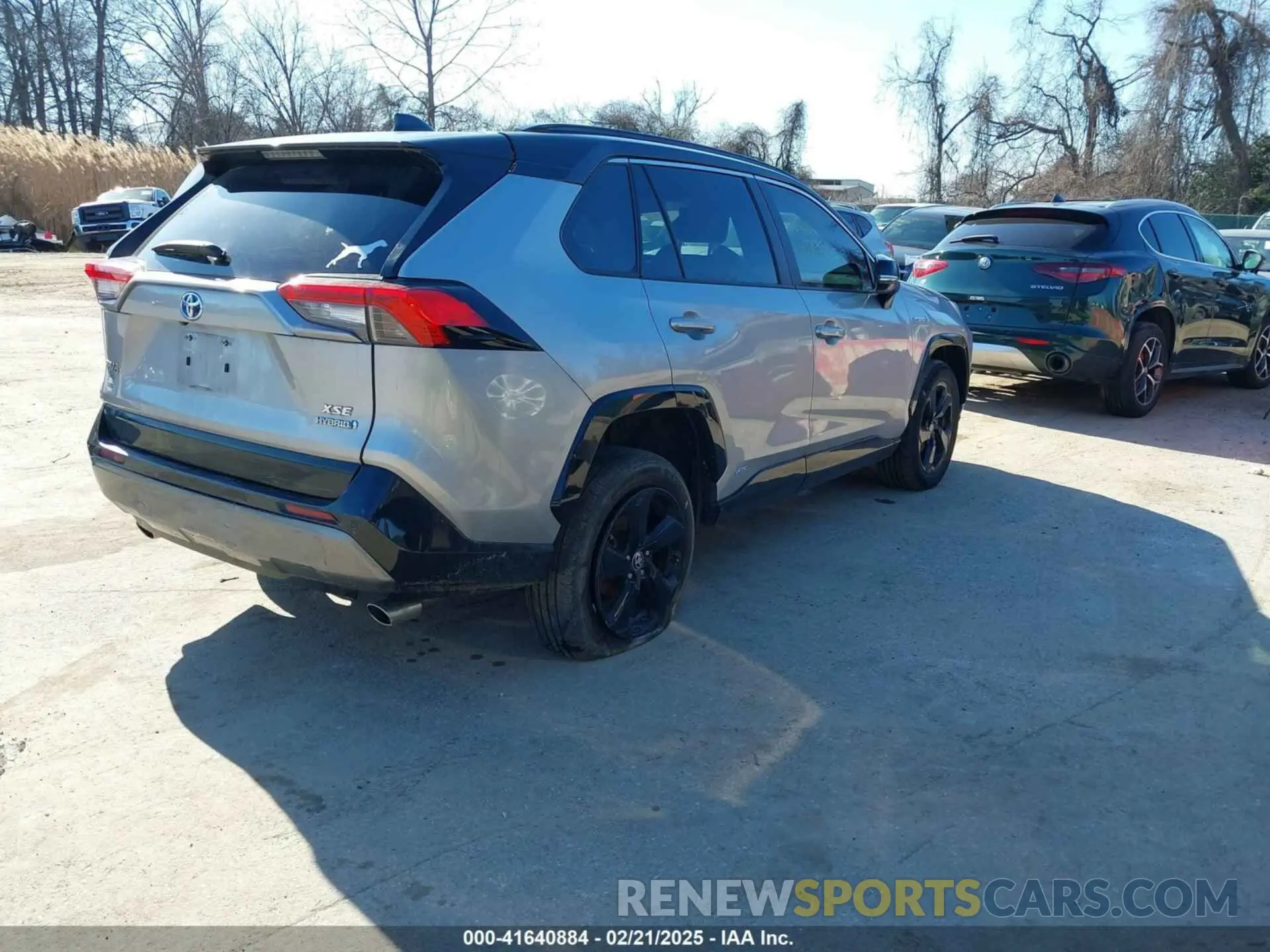 4 Photograph of a damaged car 4T3E6RFV7MU033736 TOYOTA RAV4 HYBRID 2021