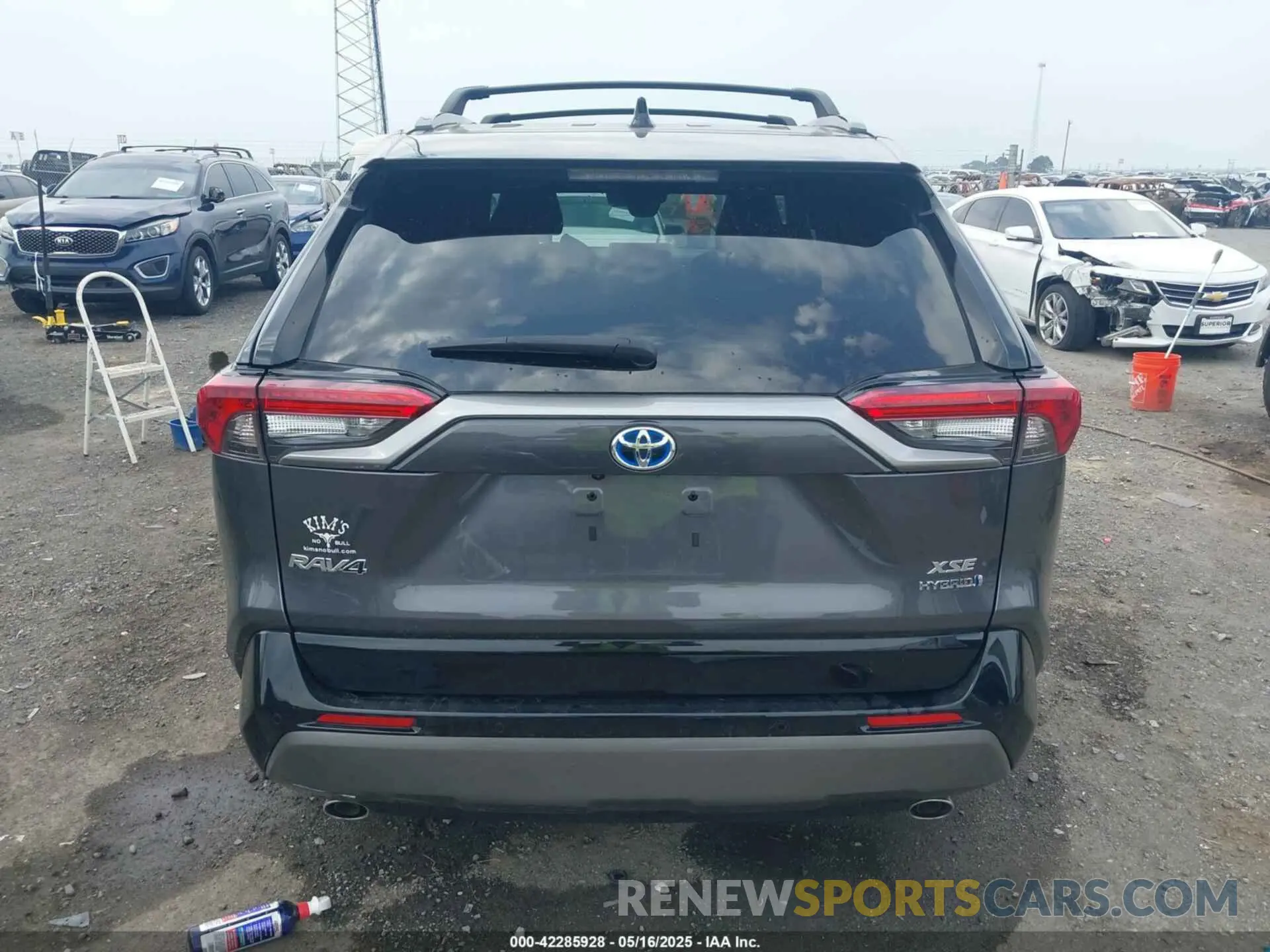 17 Photograph of a damaged car 4T3E6RFV7MU062914 TOYOTA RAV4 HYBRID 2021