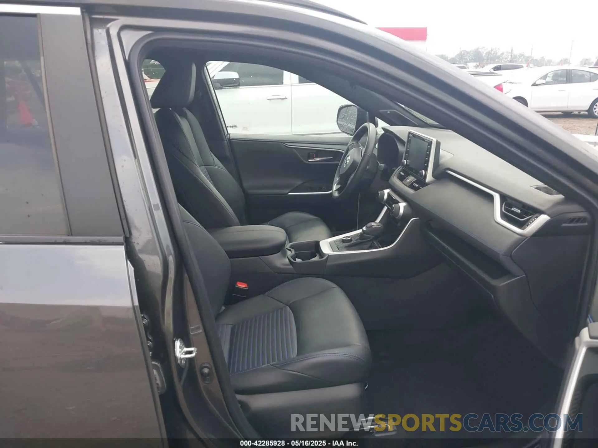5 Photograph of a damaged car 4T3E6RFV7MU062914 TOYOTA RAV4 HYBRID 2021