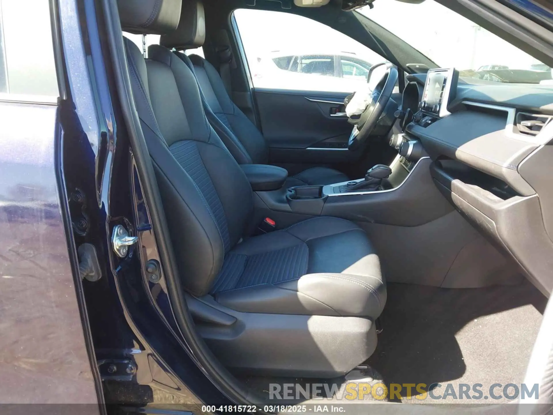 5 Photograph of a damaged car 4T3E6RFV8MU035897 TOYOTA RAV4 HYBRID 2021