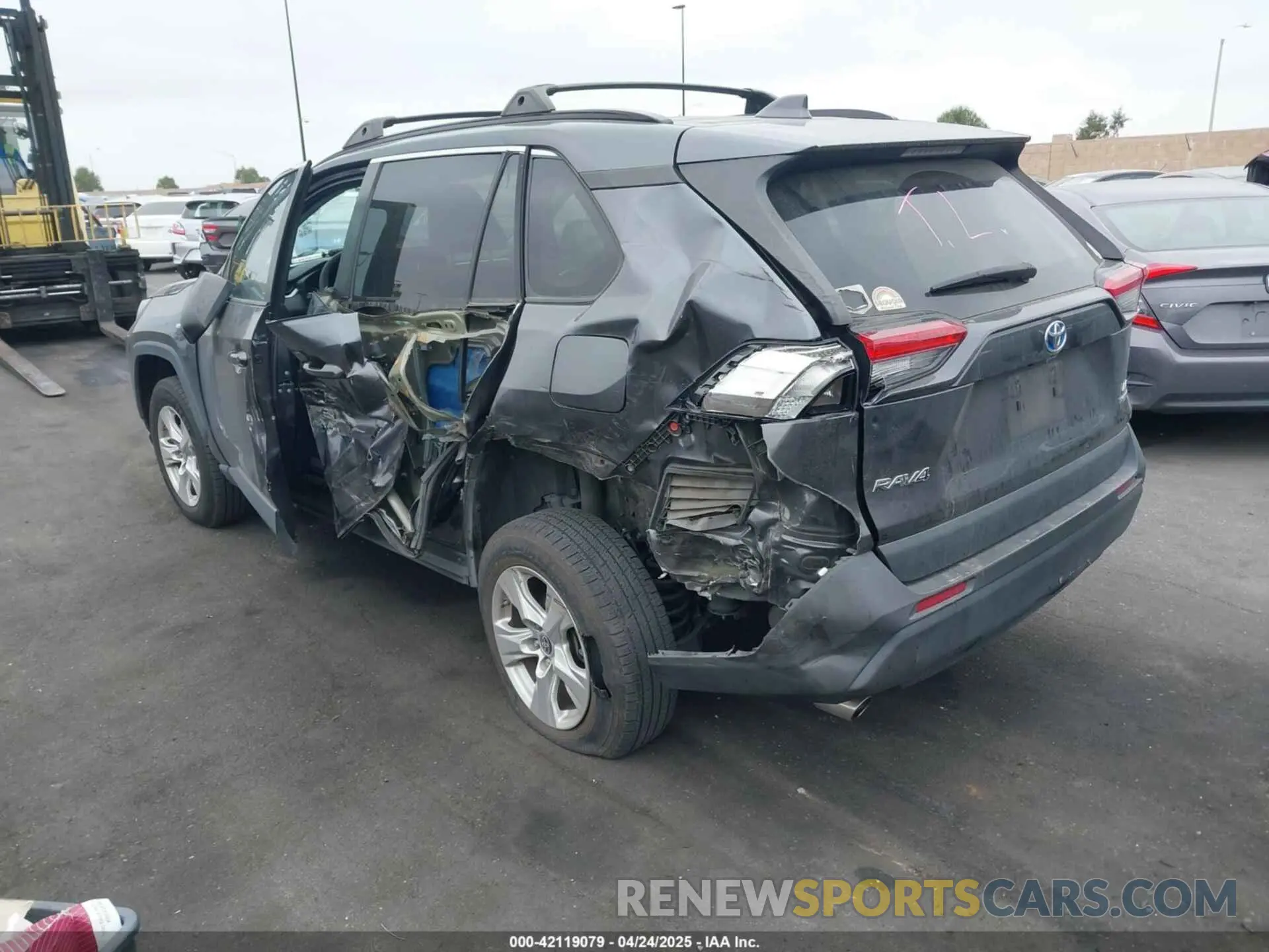 3 Фотография поврежденного автомобиля 4T3L6RFV3MU031523 TOYOTA RAV4 HYBRID 2021