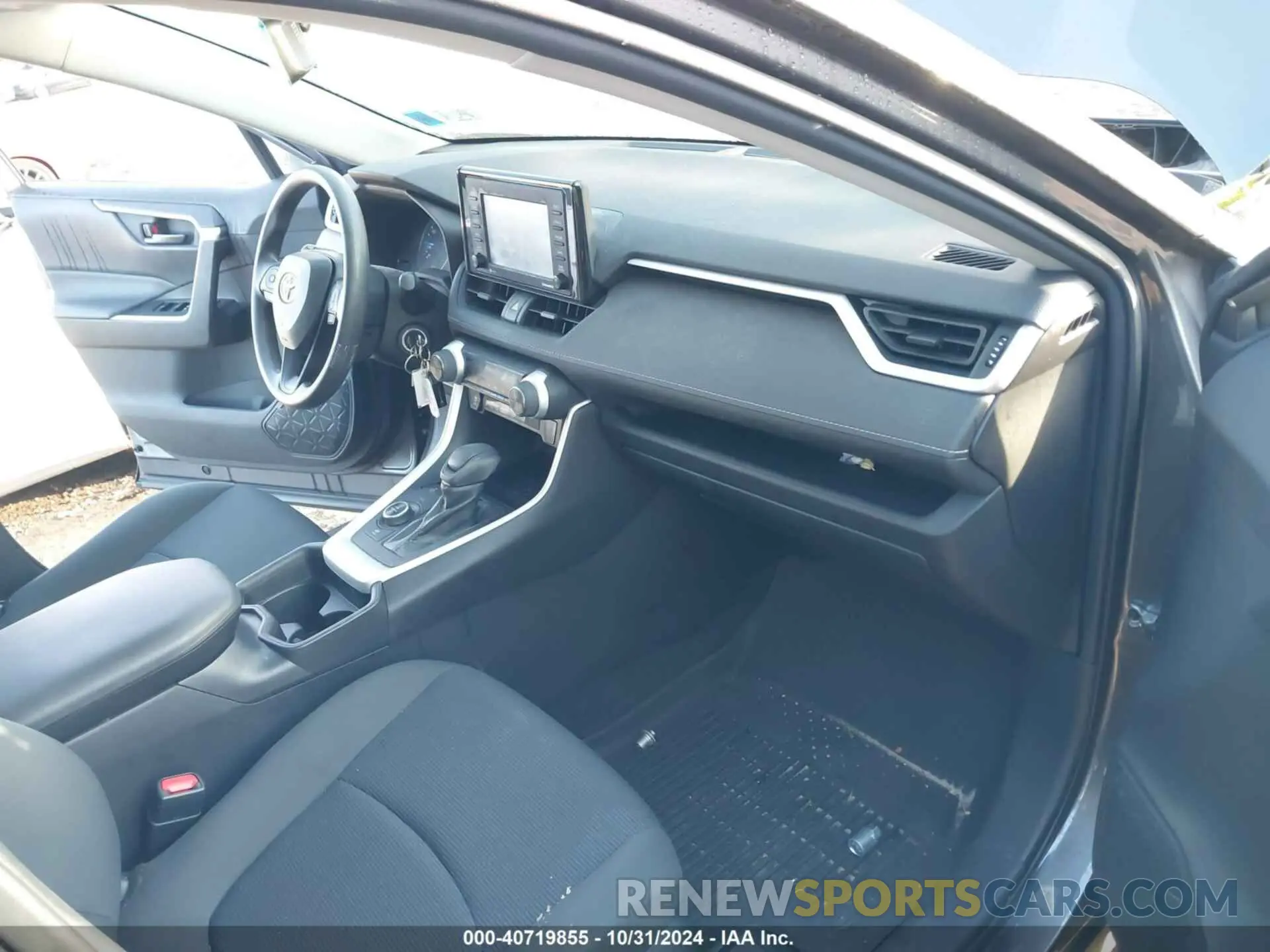 5 Photograph of a damaged car 4T3L6RFV6MU021102 TOYOTA RAV4 HYBRID 2021