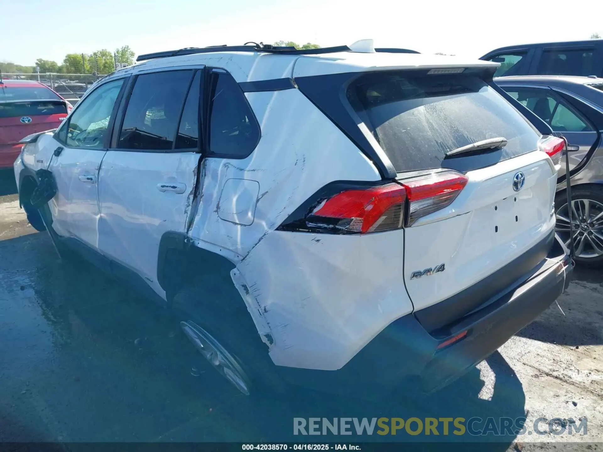 3 Photograph of a damaged car 4T3LWRFV1MU021248 TOYOTA RAV4 HYBRID 2021