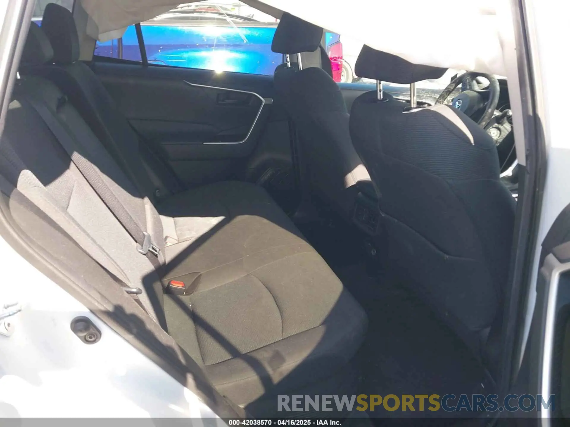 8 Photograph of a damaged car 4T3LWRFV1MU021248 TOYOTA RAV4 HYBRID 2021
