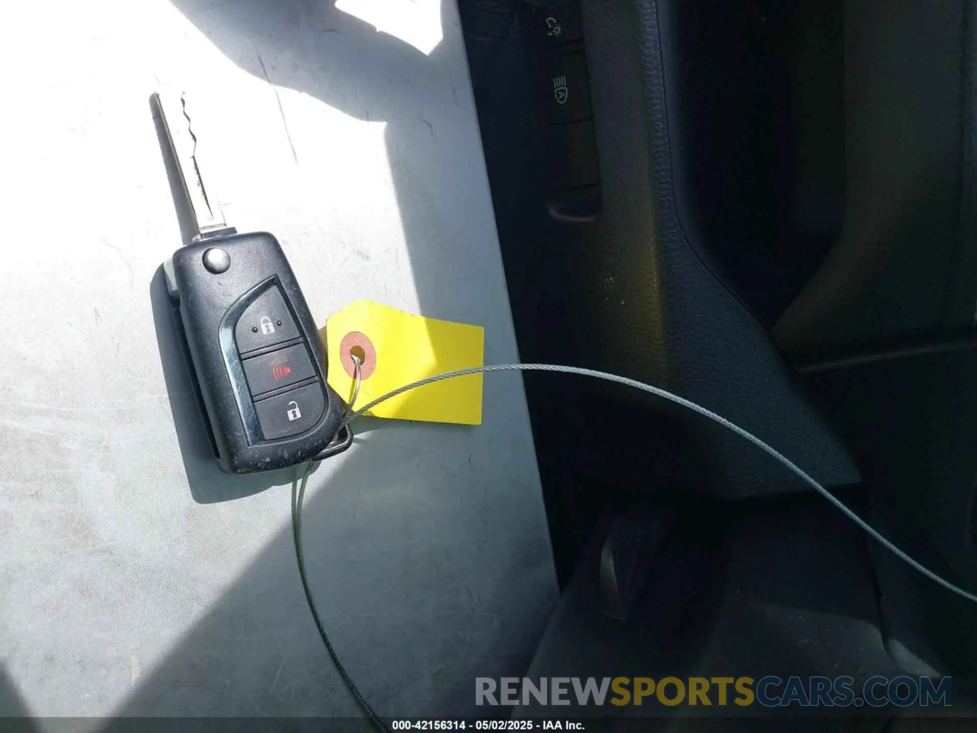11 Photograph of a damaged car 4T3LWRFV1MU039779 TOYOTA RAV4 HYBRID 2021