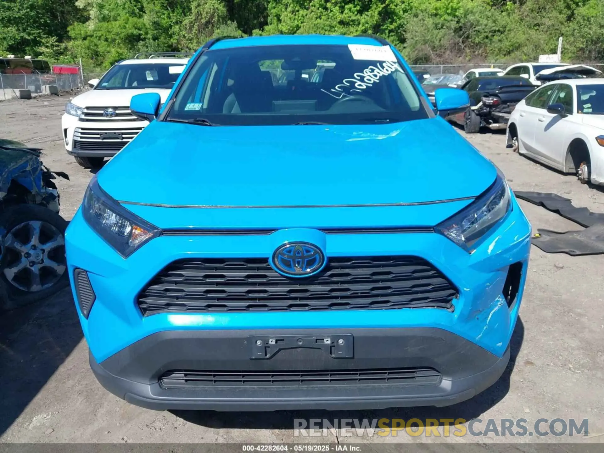 12 Photograph of a damaged car 4T3M6RFV1MU018418 TOYOTA RAV4 HYBRID 2021