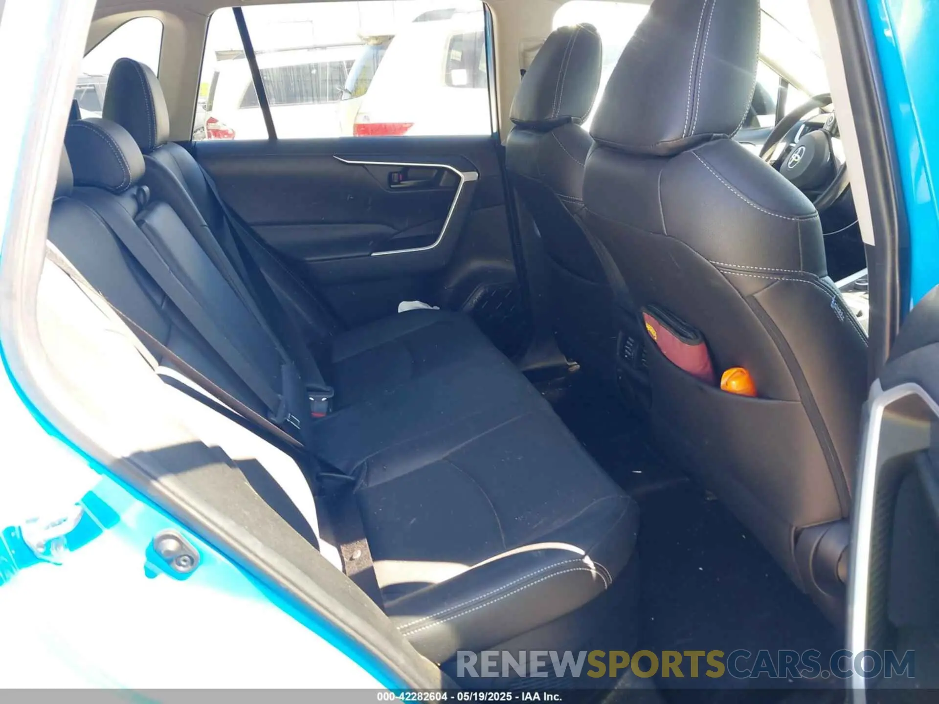 8 Photograph of a damaged car 4T3M6RFV1MU018418 TOYOTA RAV4 HYBRID 2021