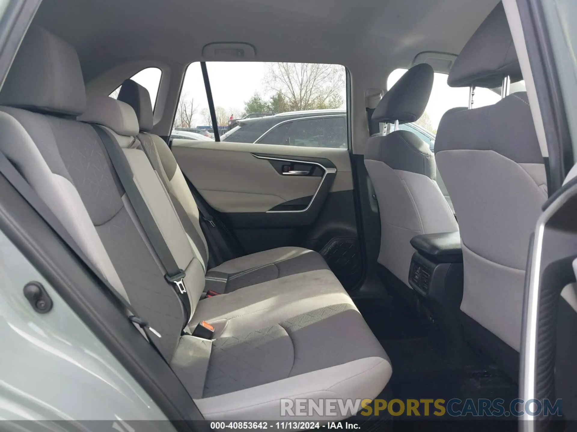 8 Photograph of a damaged car 4T3R6RFV1MU015413 TOYOTA RAV4 HYBRID 2021