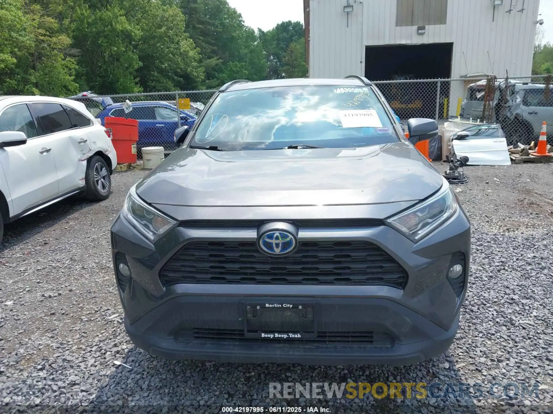 11 Photograph of a damaged car 4T3R6RFV1MU016271 TOYOTA RAV4 HYBRID 2021