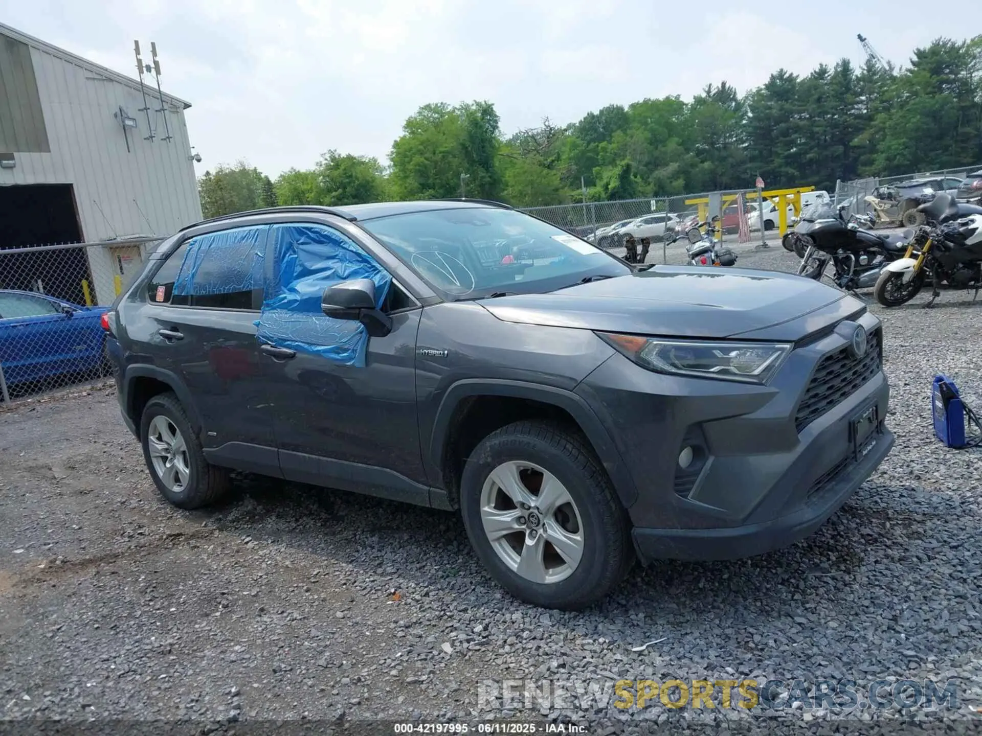 12 Photograph of a damaged car 4T3R6RFV1MU016271 TOYOTA RAV4 HYBRID 2021