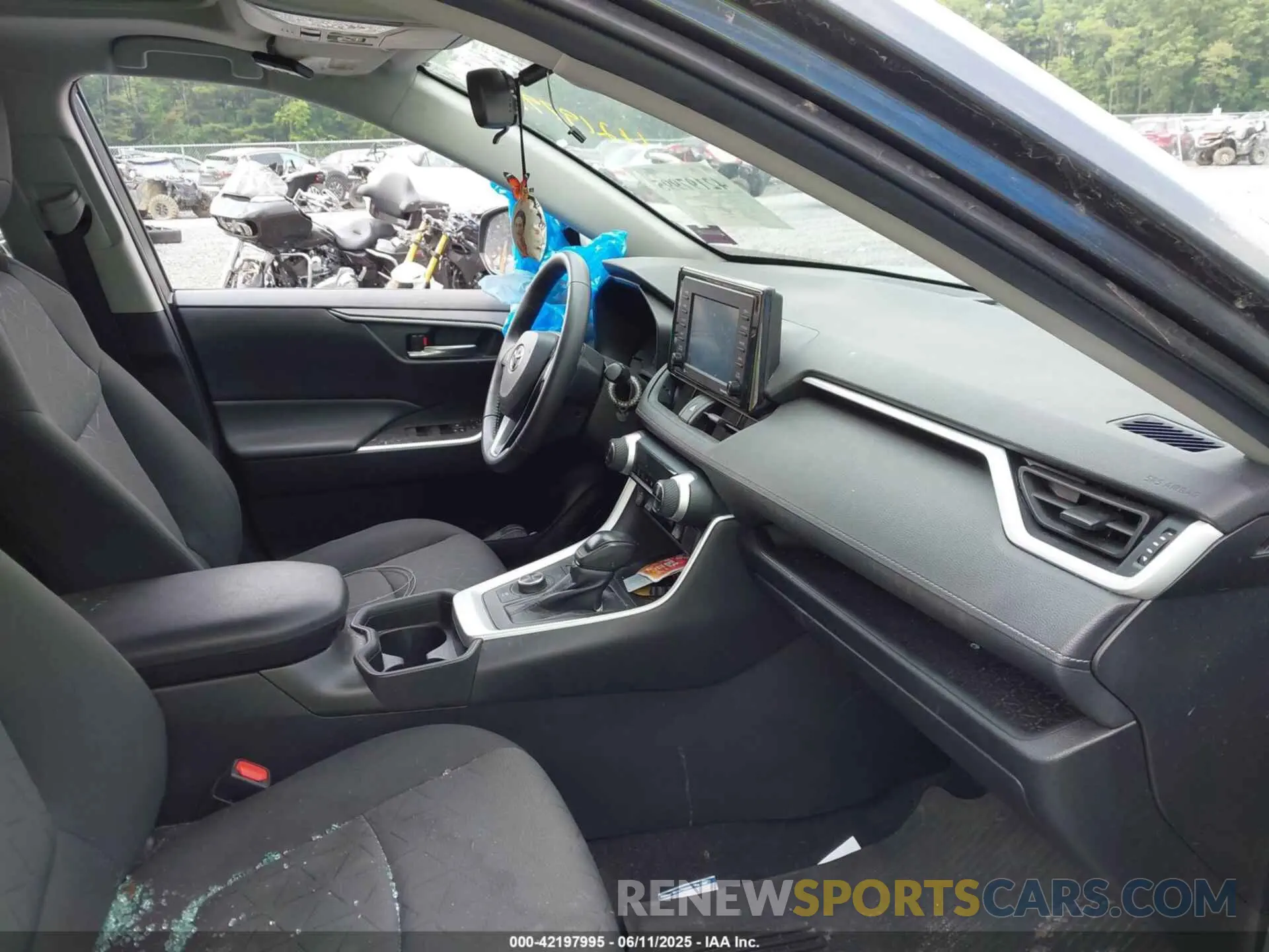 5 Photograph of a damaged car 4T3R6RFV1MU016271 TOYOTA RAV4 HYBRID 2021