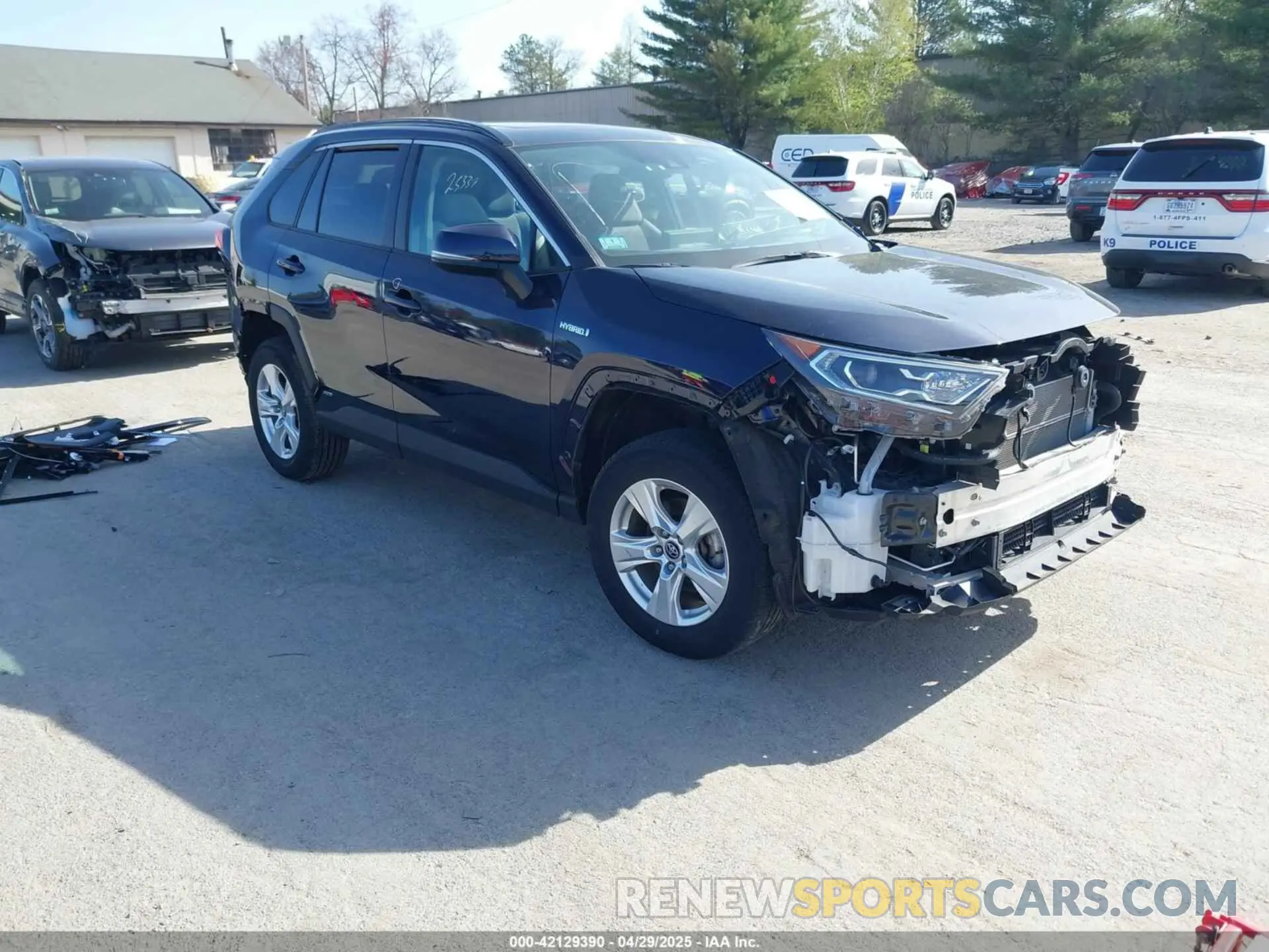 1 Photograph of a damaged car 4T3R6RFV2MU018403 TOYOTA RAV4 HYBRID 2021