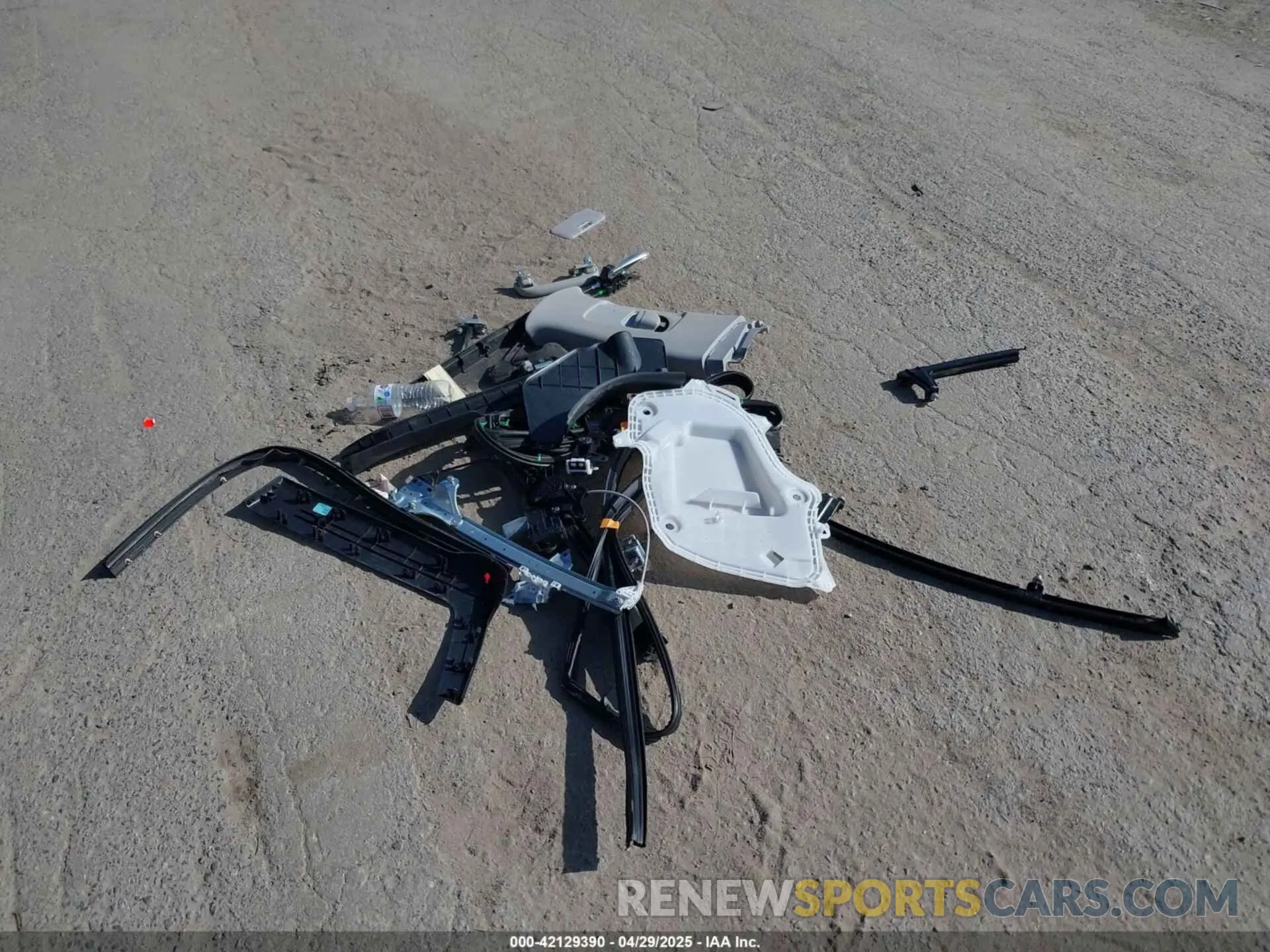12 Photograph of a damaged car 4T3R6RFV2MU018403 TOYOTA RAV4 HYBRID 2021