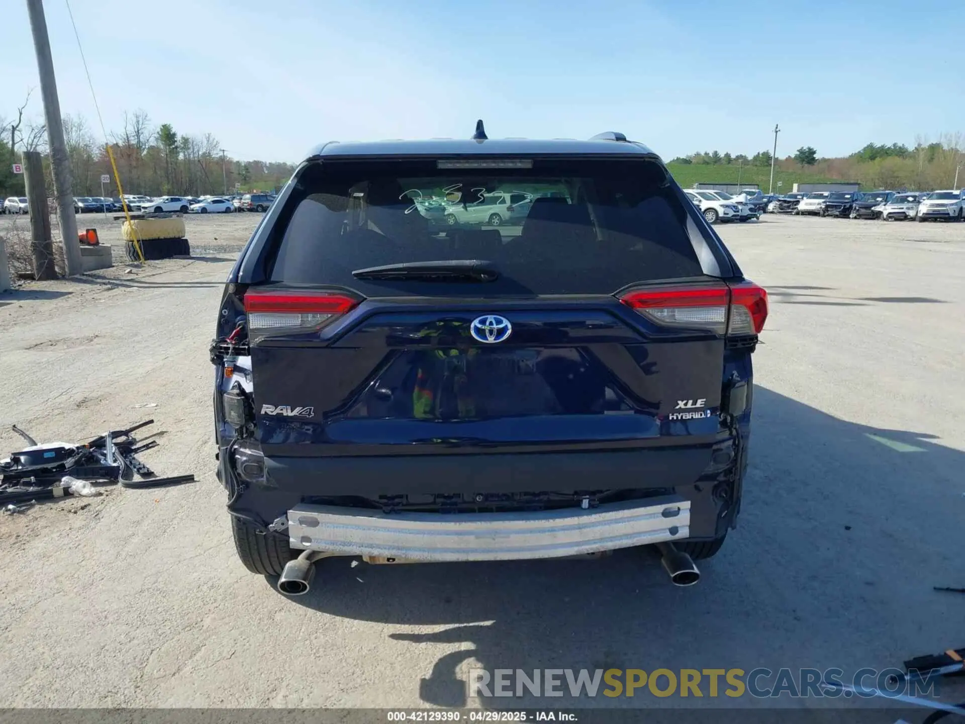 17 Photograph of a damaged car 4T3R6RFV2MU018403 TOYOTA RAV4 HYBRID 2021